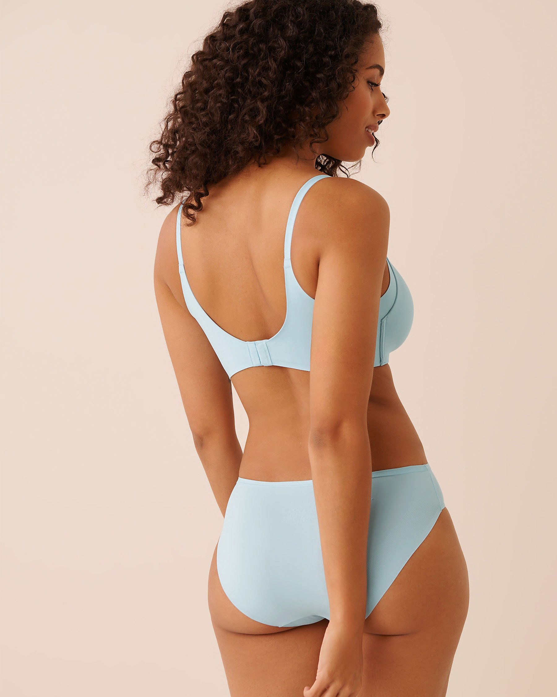 LA VIE EN ROSE Lightly Lined Wireless Sleek Back Bra Baby Blue 10200590 - View2