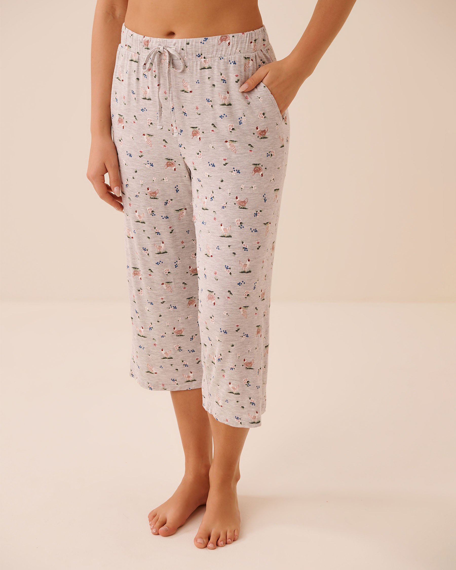 LA VIE EN ROSE Capri de pyjama en jersey doux imprimé poules Gris/Poules 60200183 - View1