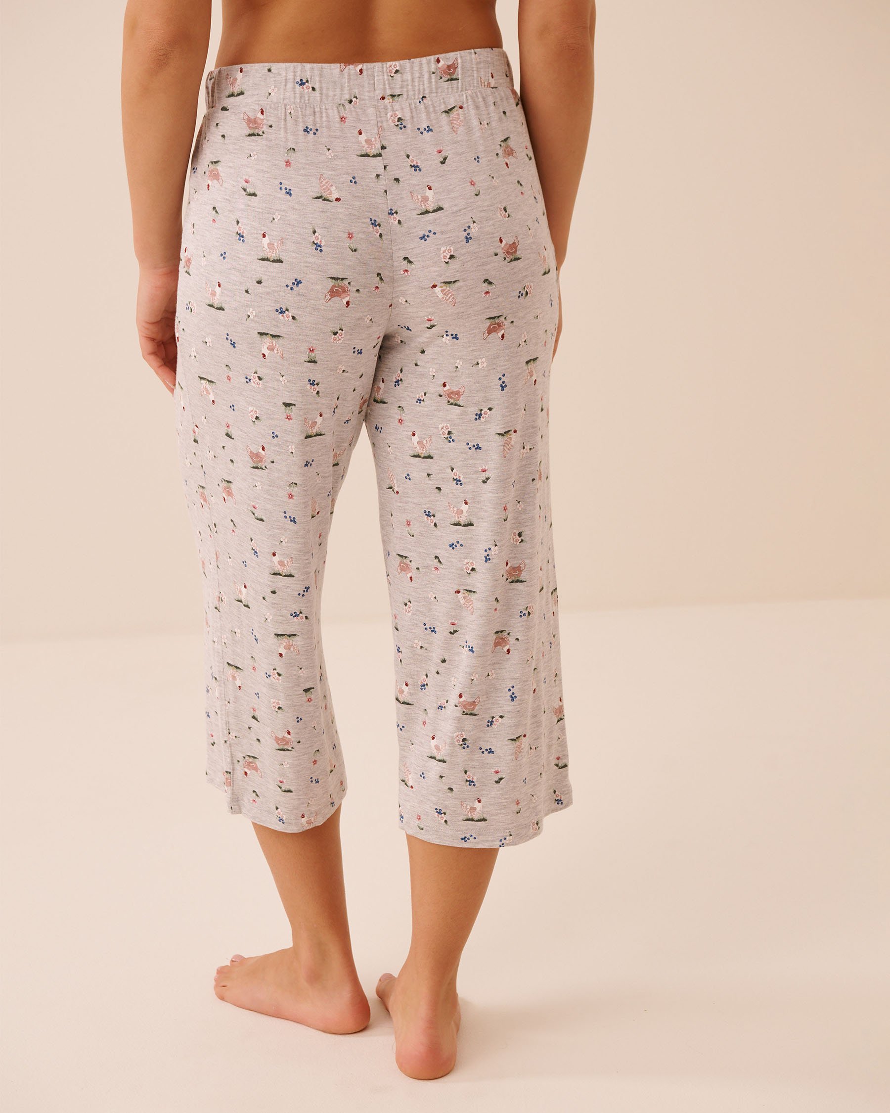 LA VIE EN ROSE Capri de pyjama en jersey doux imprimé poules Gris/Poules 60200183 - View2