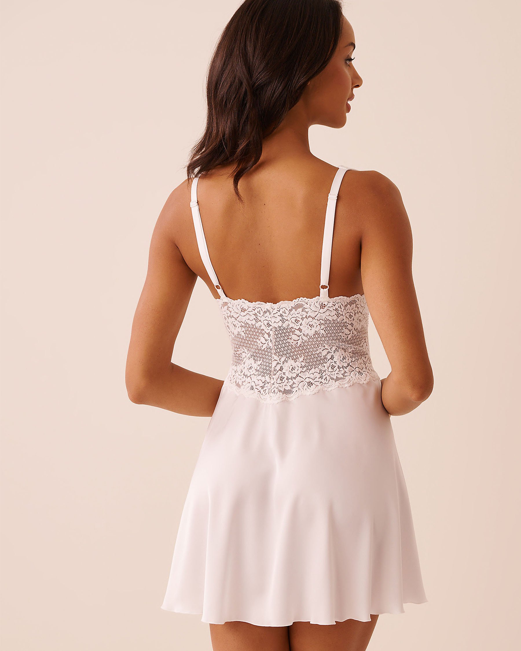 LA VIE EN ROSE Satin and Lace Nightie White 60500230 - View2