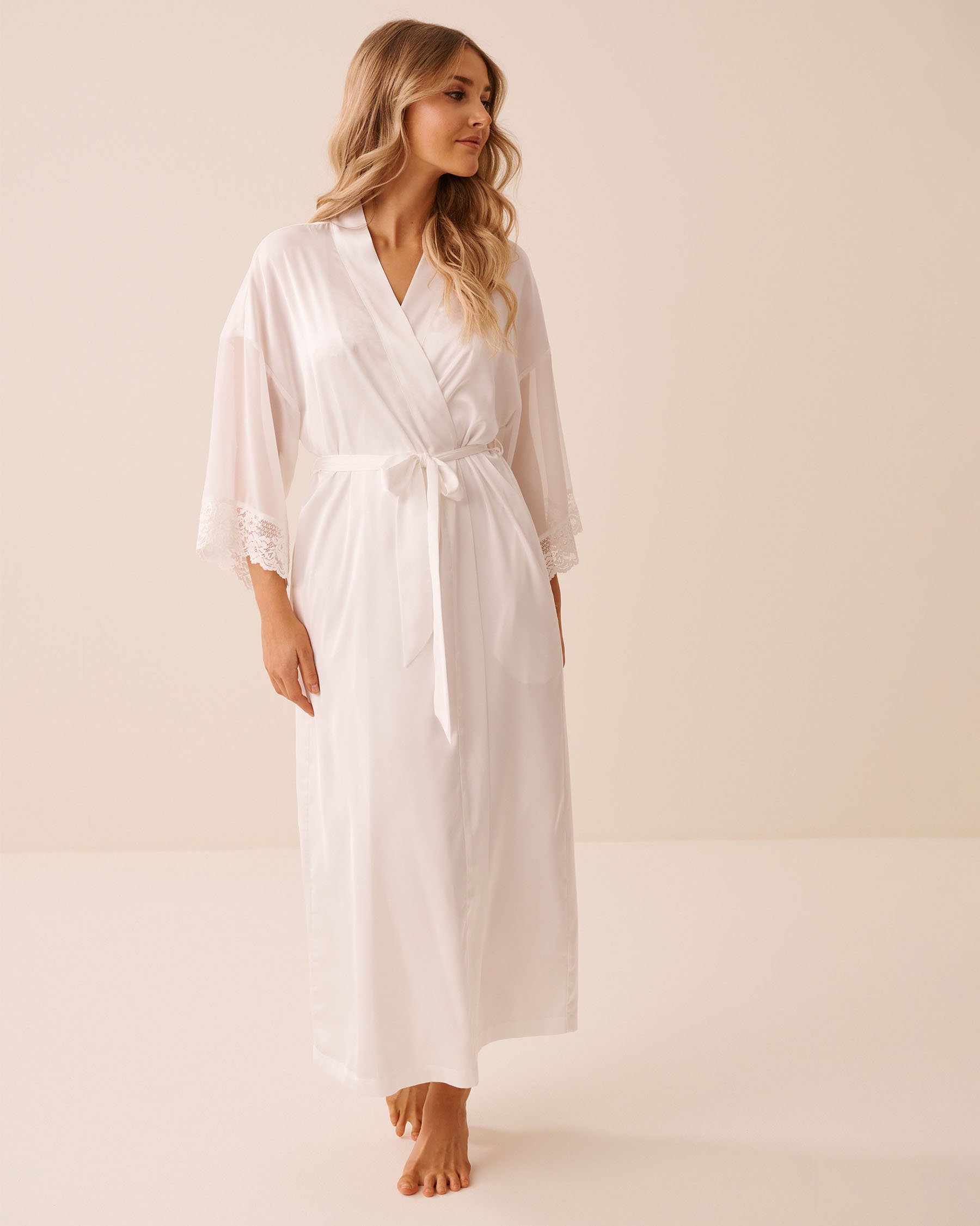 LA VIE EN ROSE Kimono en satin et chiffon Blanc 60600116 - View1