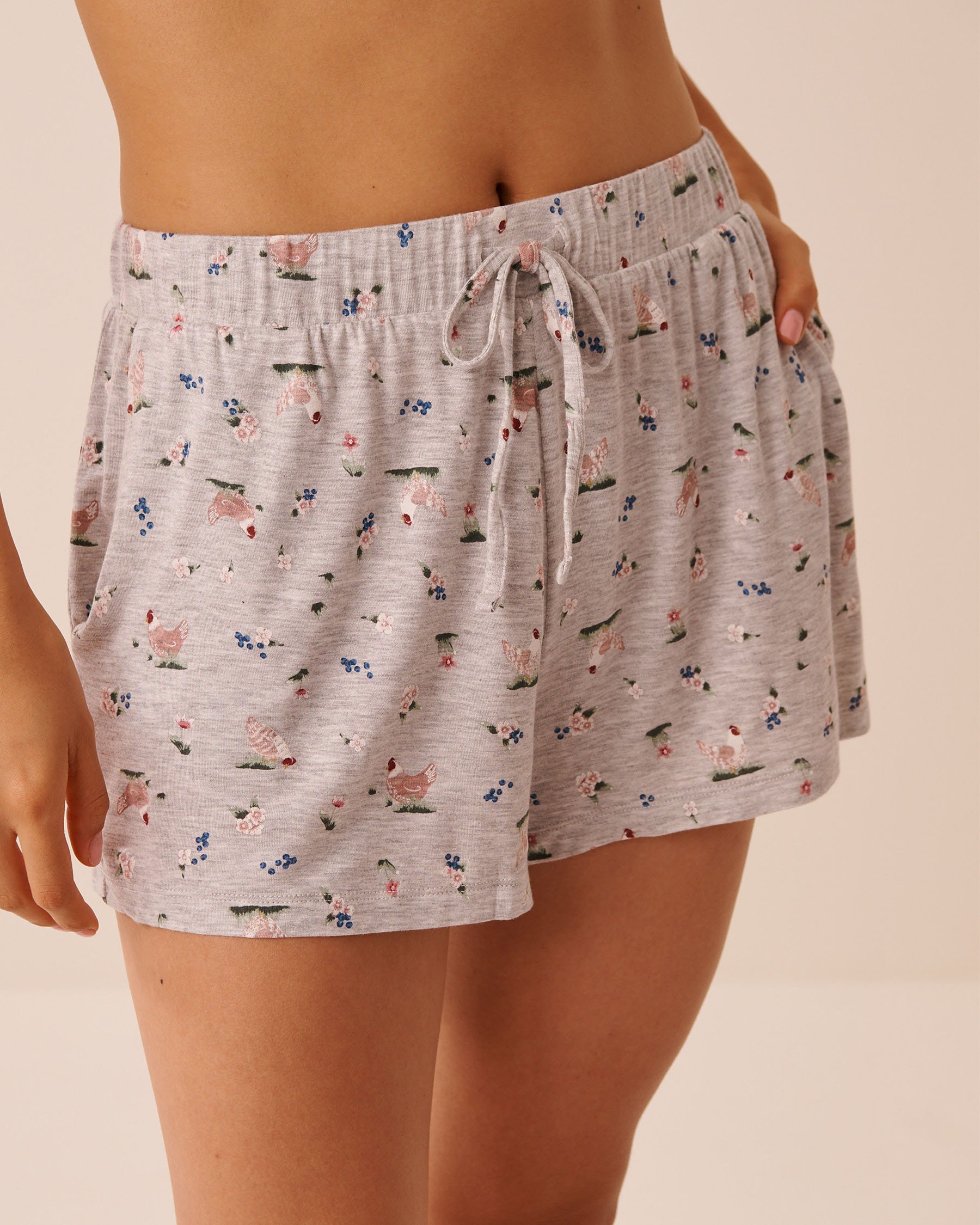 LA VIE EN ROSE Short de pyjama en jersey doux imprimé poules Gris/Poules 60200182 - View1