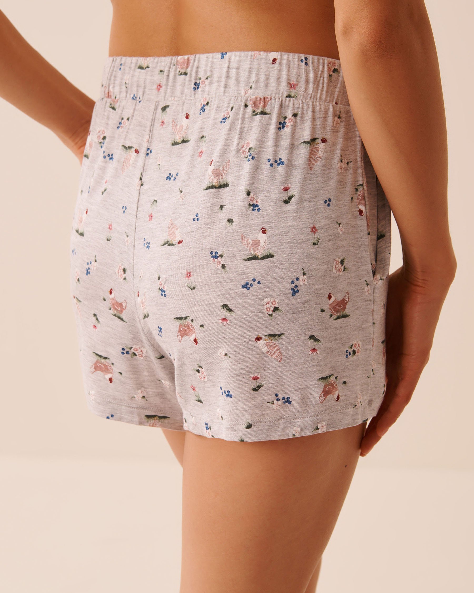 LA VIE EN ROSE Short de pyjama en jersey doux imprimé poules Gris/Poules 60200182 - View2