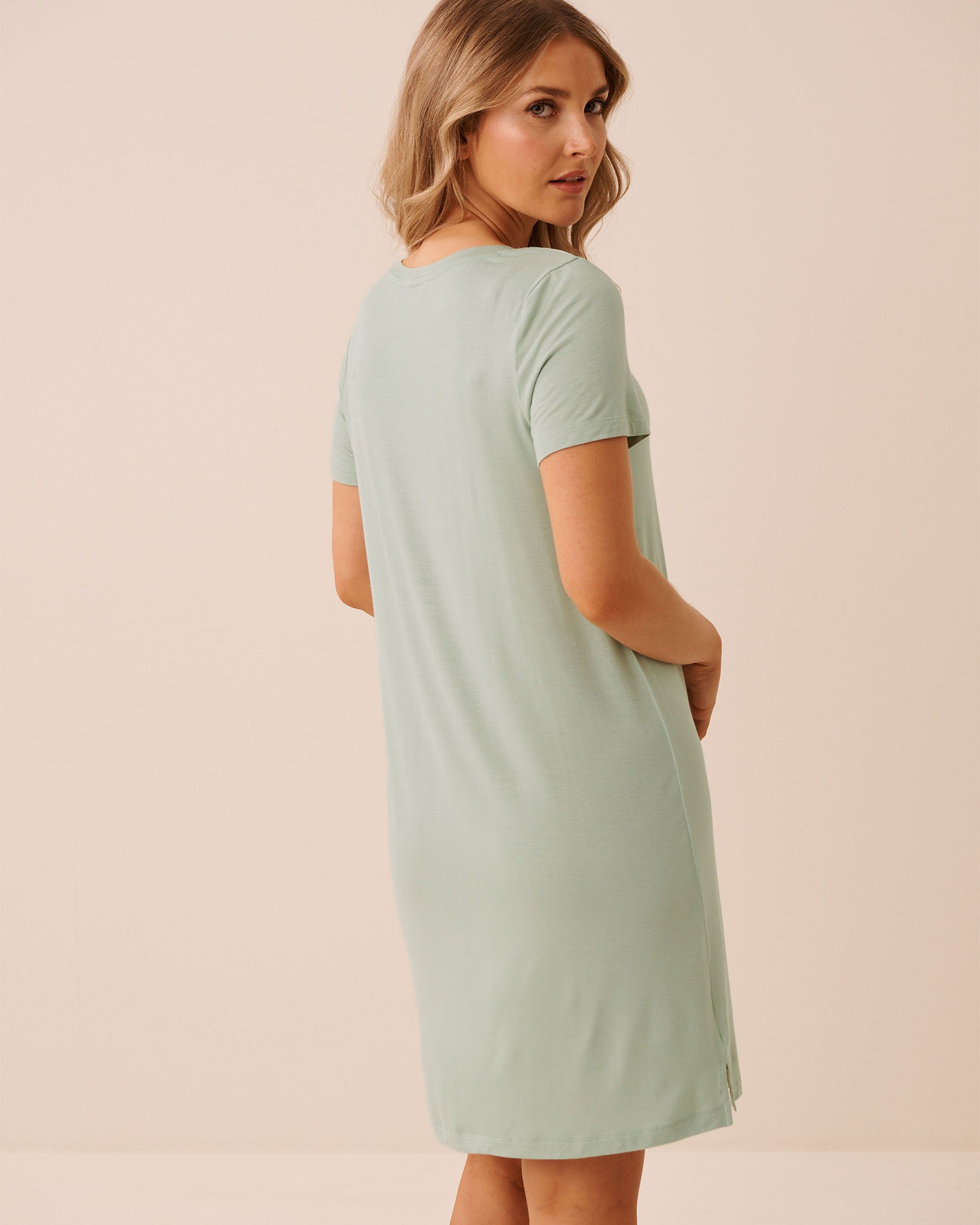 LA VIE EN ROSE Chemise de nuit en jersey doux imprimé poules Vert/Poules 60500238 - View2