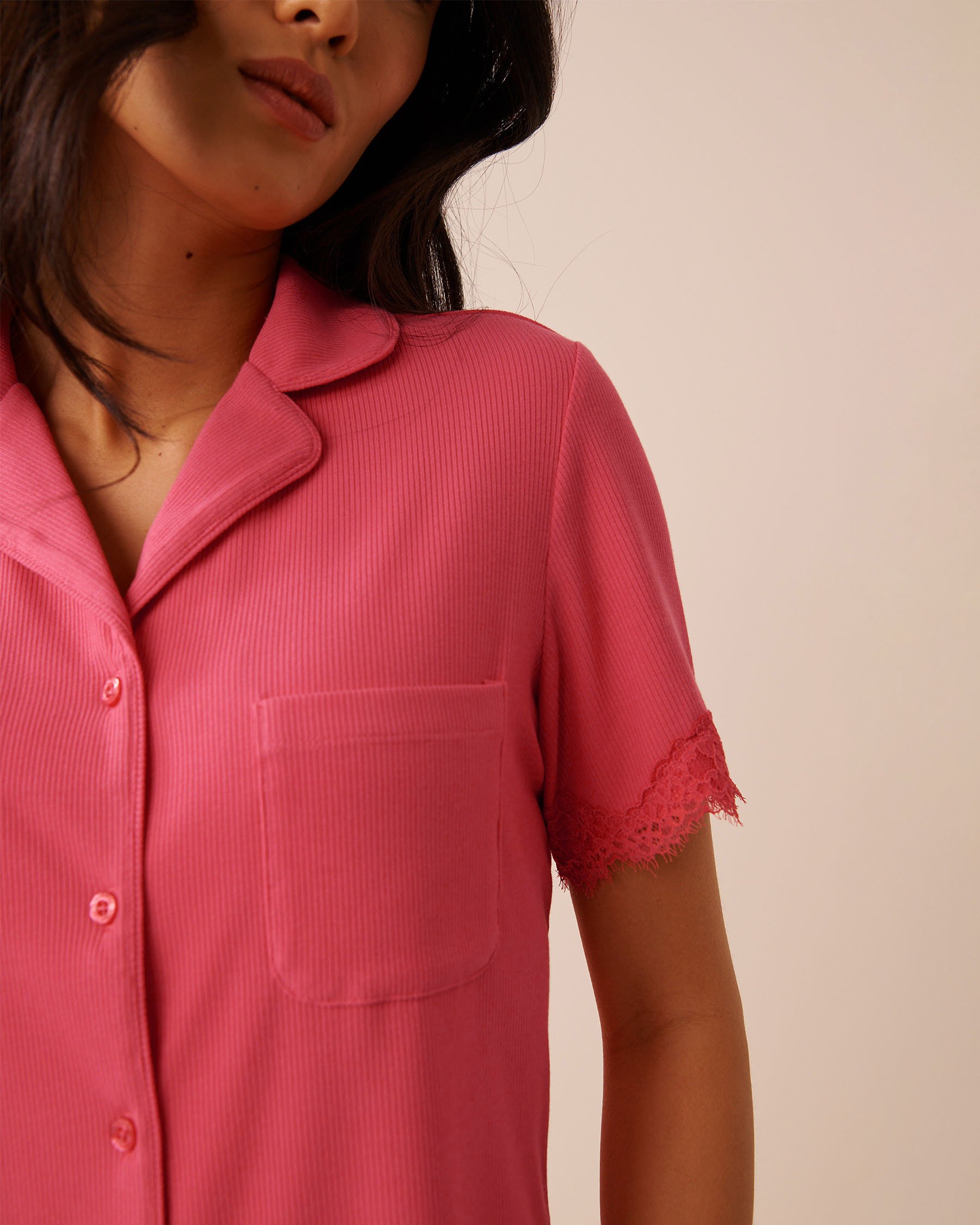 LA VIE EN ROSE Chemisier manches courtes en modal côtelé et bordures de dentelle Rose baie 60100187 - View3