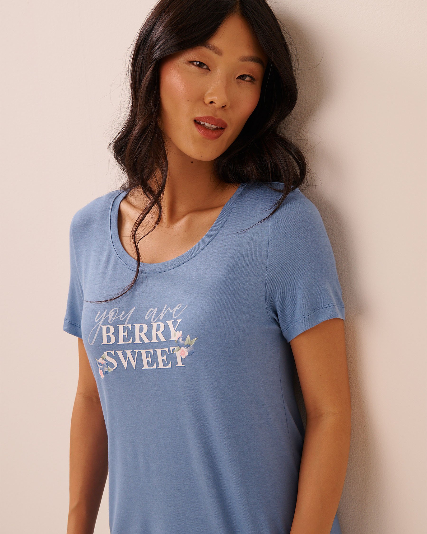 LA VIE EN ROSE Berry Print Soft Jersey T-shirt Blue/Berry Sweet 60100190 - View3