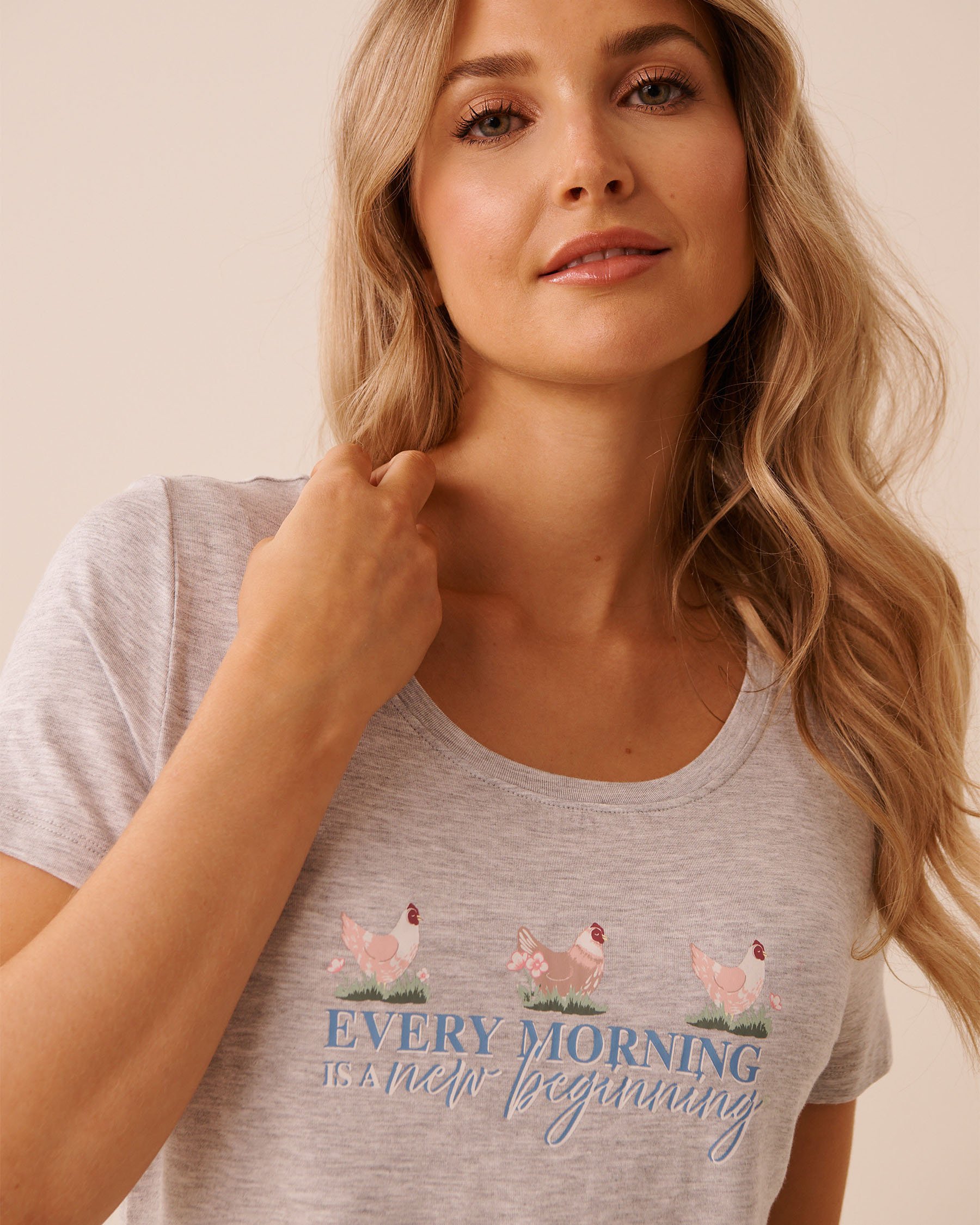 LA VIE EN ROSE Chicken Print Soft Jersey T-shirt Grey/Chicken 60100190 - View3