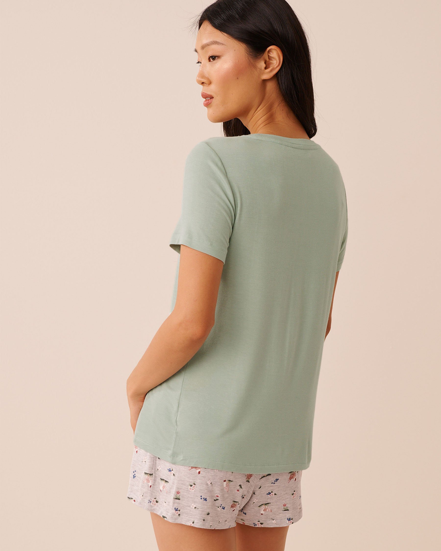 LA VIE EN ROSE Pink Floral Print Soft Jersey T-shirt Green/Flowers 60100190 - View2