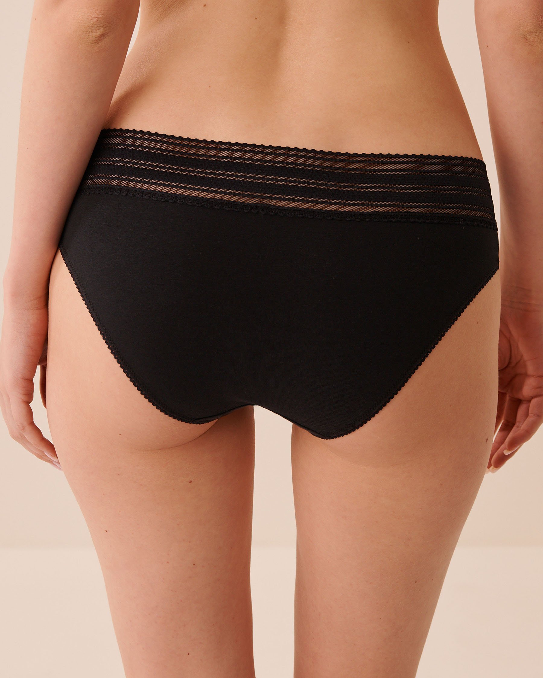LA VIE EN ROSE Cotton and Linear Lace Band Bikini Panty Black 20100726 - View2