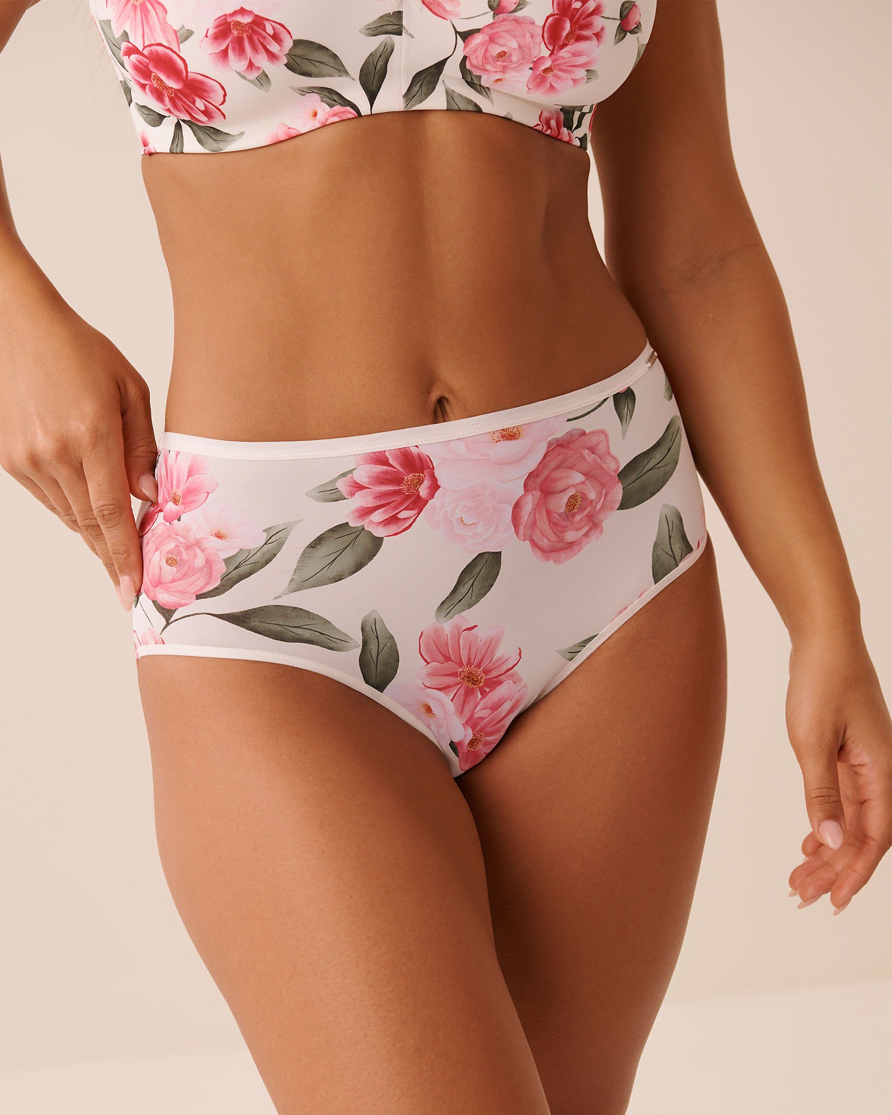 LA VIE EN ROSE Microfiber Sleek Back High Waist Bikini Panty White/Camellias 20300495 - View1