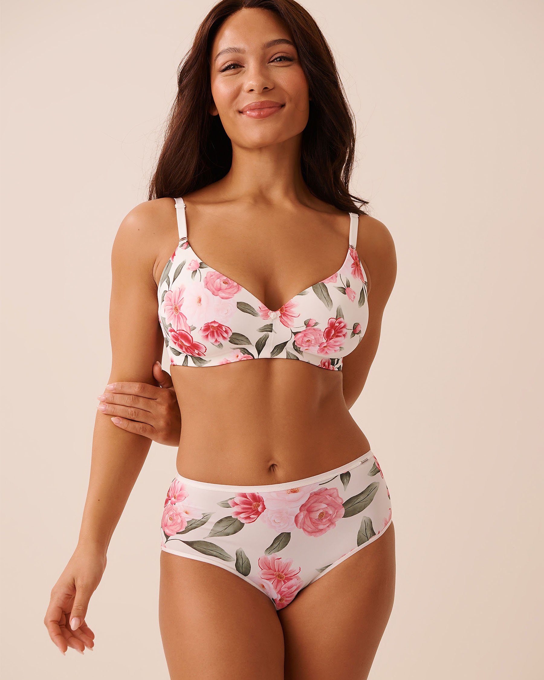 LA VIE EN ROSE Microfiber Sleek Back High Waist Bikini Panty White/Camellias 20300495 - View4