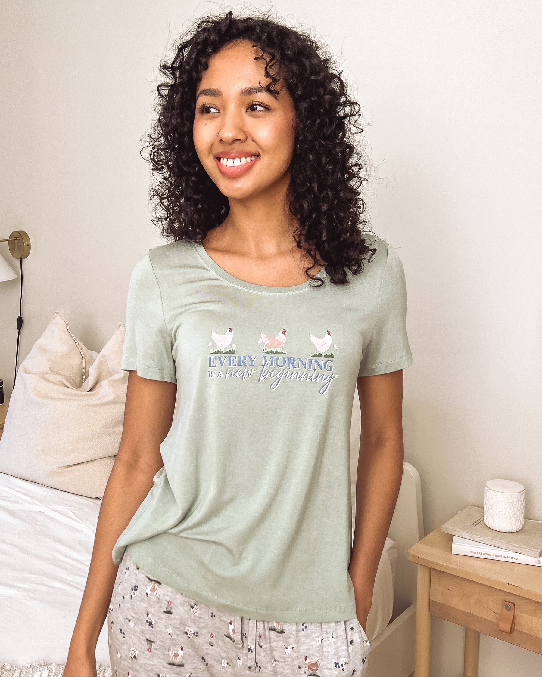 LA VIE EN ROSE Chicken Print Soft Jersey T-shirt Green/Chicken 60100190 - View4