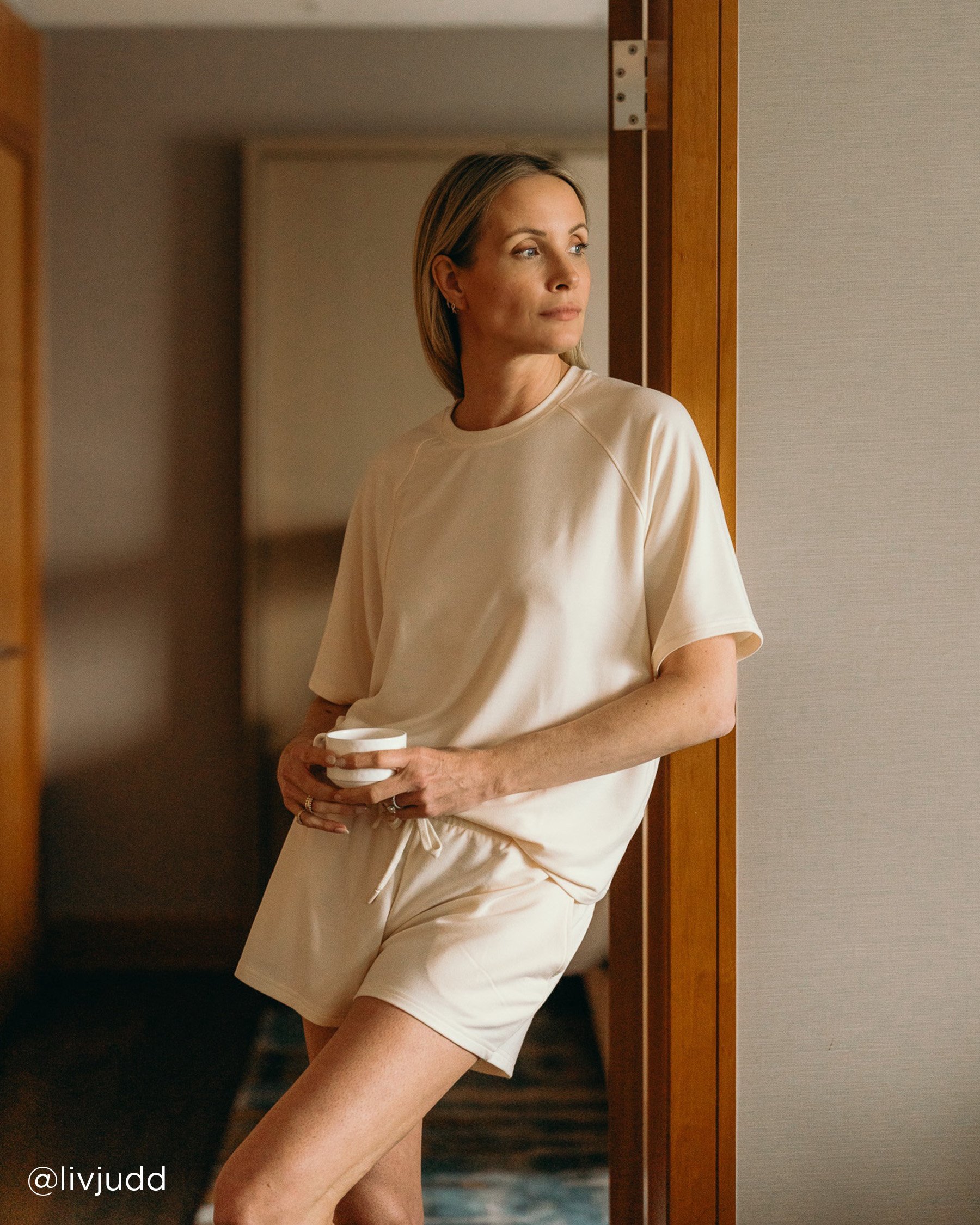 LA VIE EN ROSE T-shirt en molleton Jaune pastel 50100127 - View1