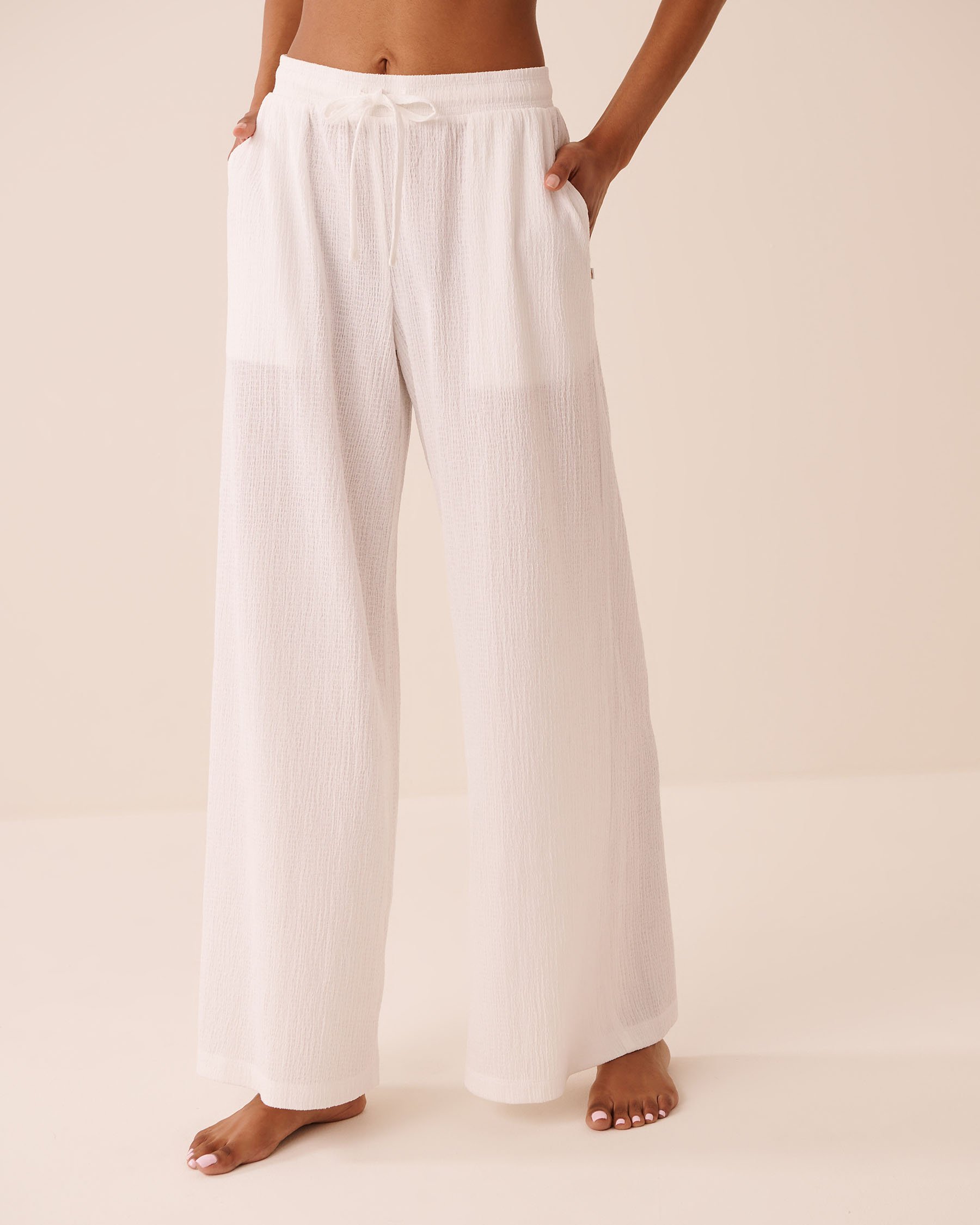 LA VIE EN ROSE AQUA Pantalon jambe large en maille crêpe Blanc 80200103 - View1