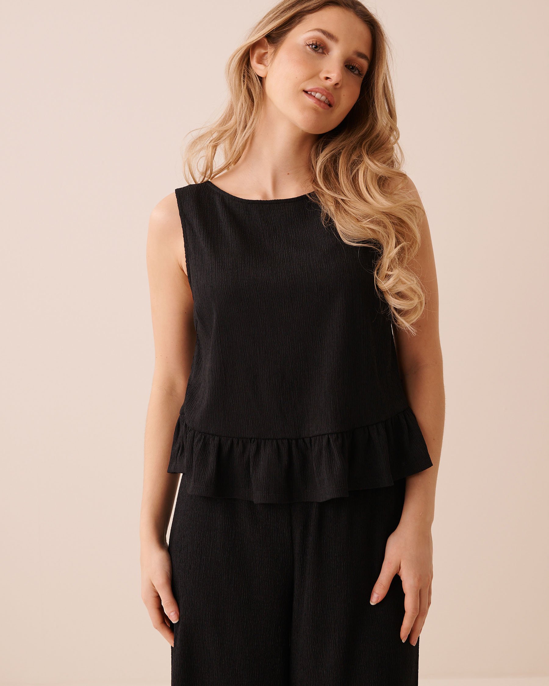 LA VIE EN ROSE AQUA Ruffled Crepe Knit Cami Black 80100050 - View3
