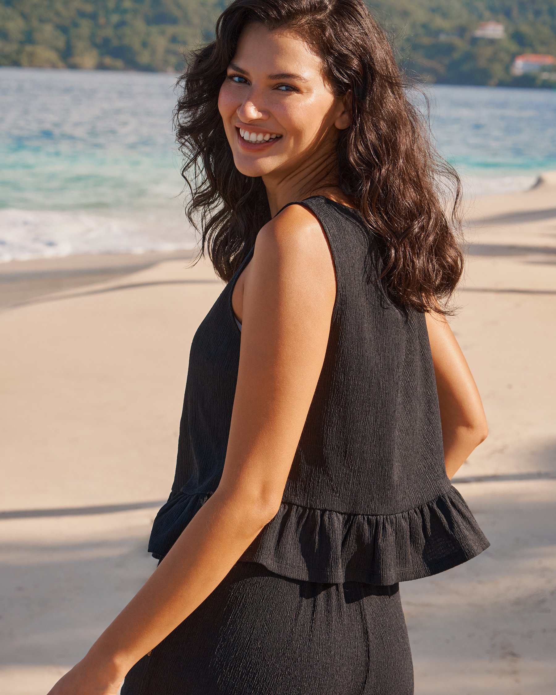 LA VIE EN ROSE AQUA Ruffled Crepe Knit Cami Black 80100050 - View2