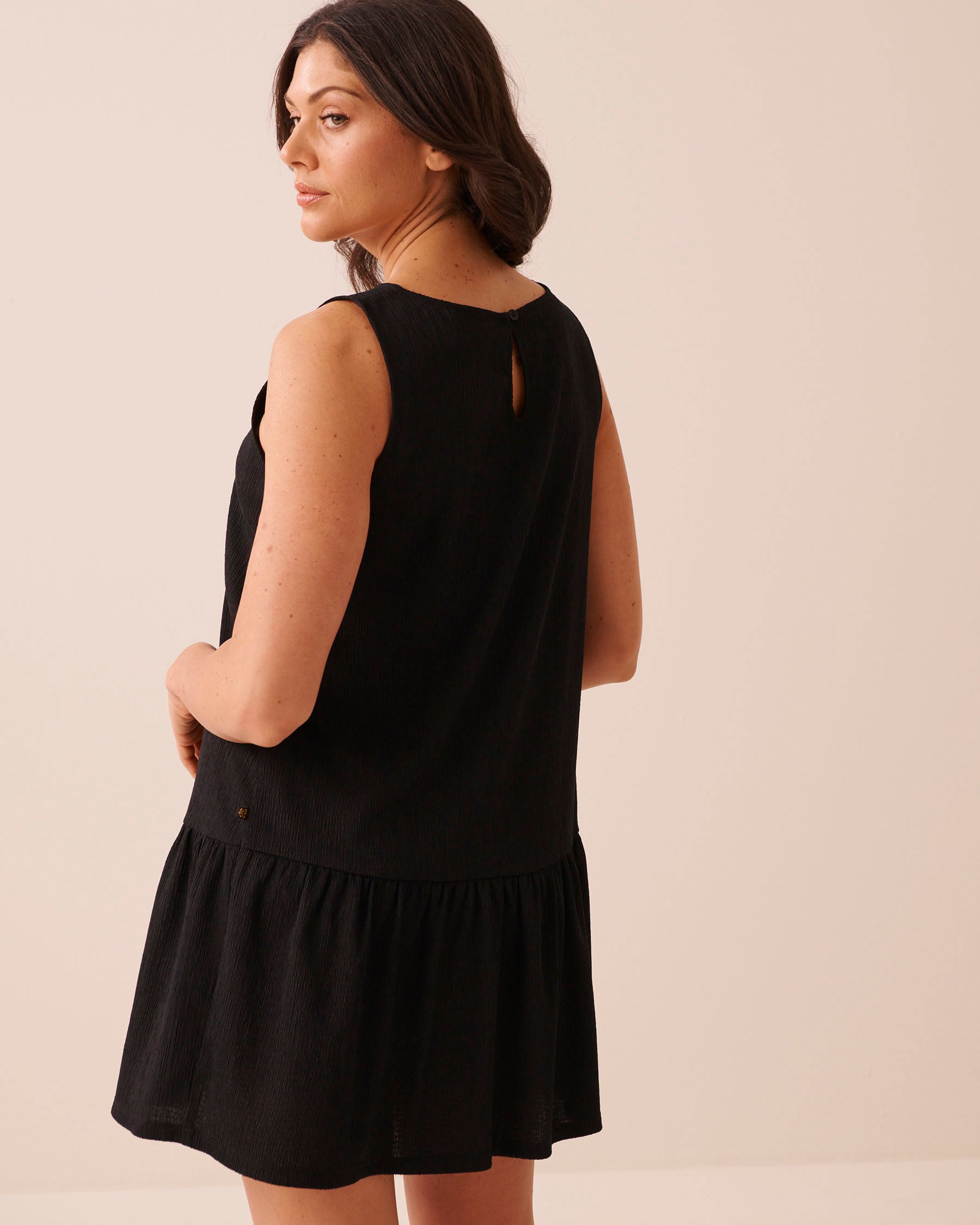 LA VIE EN ROSE AQUA Ruffled Crepe Knit Short Dress Black 80300140 - View2