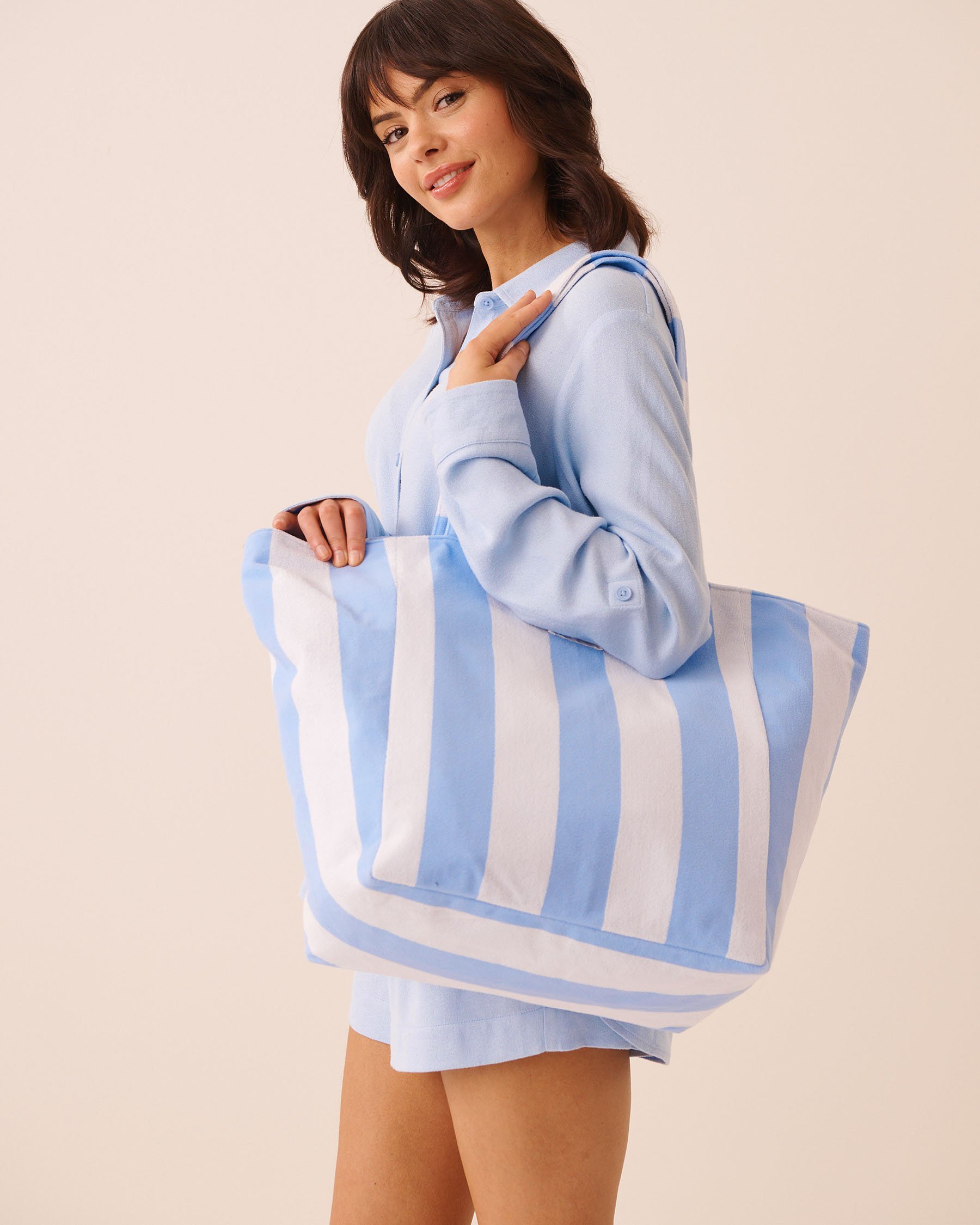 LA VIE EN ROSE AQUA Striped Terry Beach Bag Blue Stripes 80500133 - View6