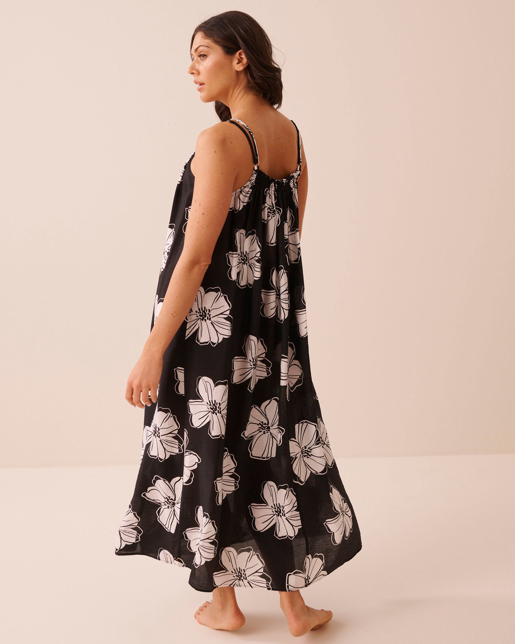 LA VIE EN ROSE AQUA Tropical Floral High-Neck Maxi Dress Black Hibiscus 80300138 - View2