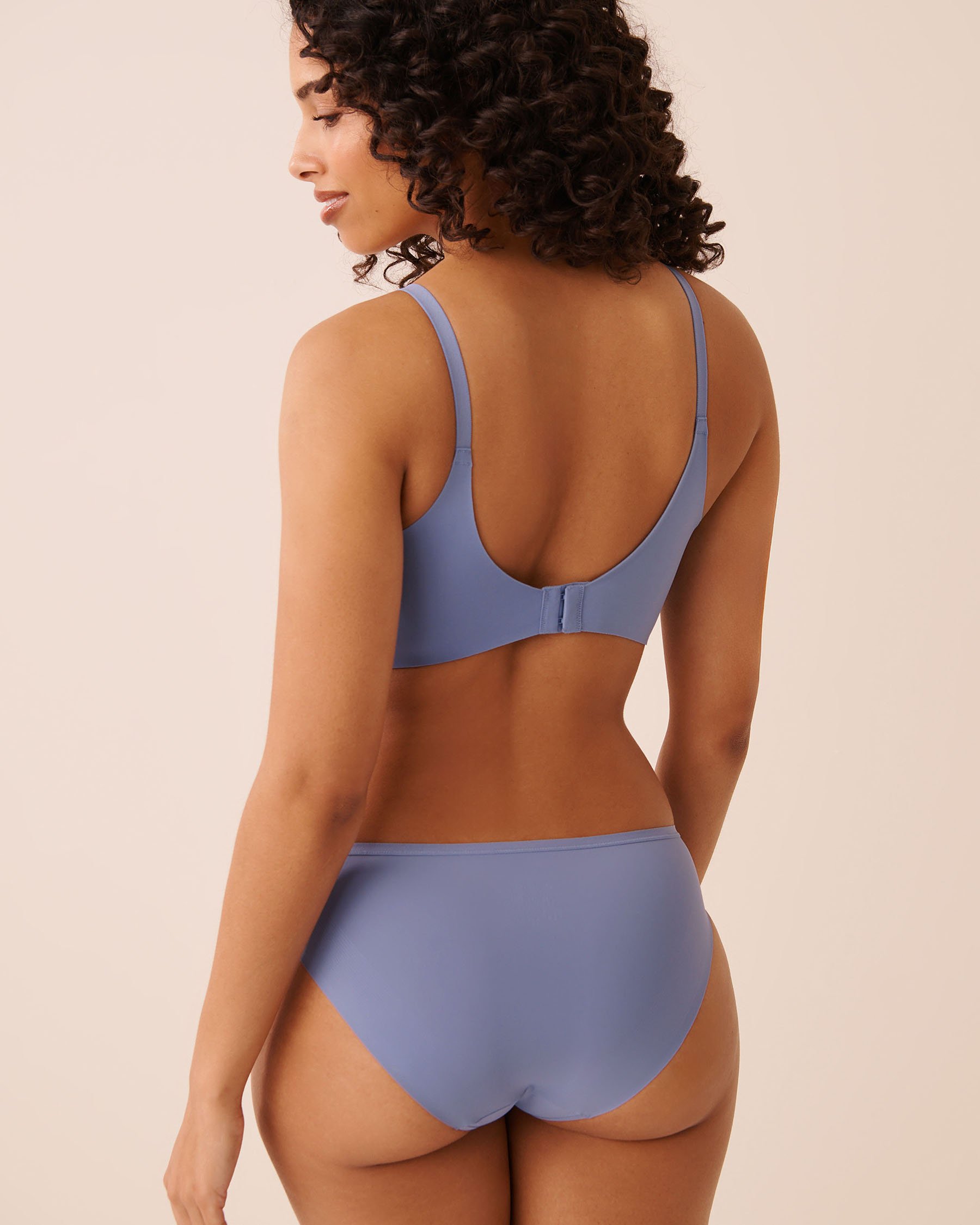 LA VIE EN ROSE Lightly Lined Wireless Sleek Back Bra Quiet Blue 10200613 - View2
