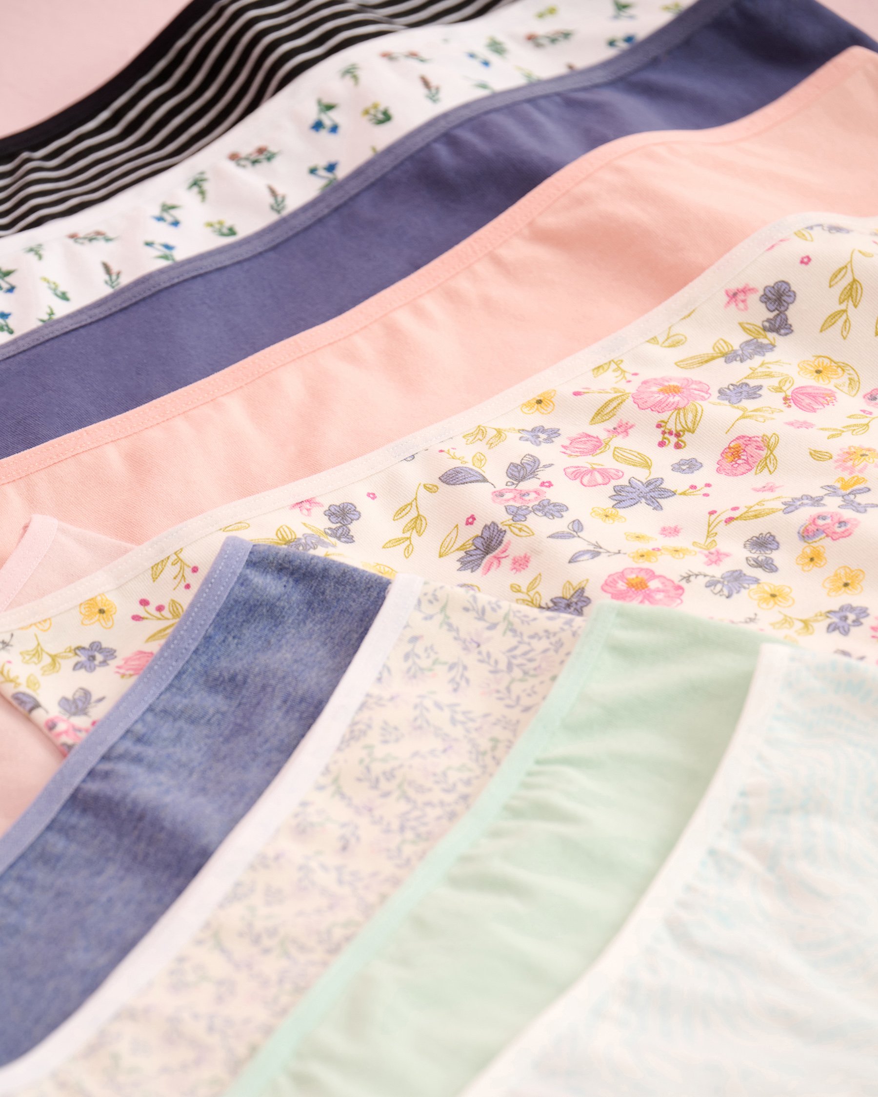 LA VIE EN ROSE Lot de 10 culottes aux hanches en coton Assortiment 20100785-10P - Voir3