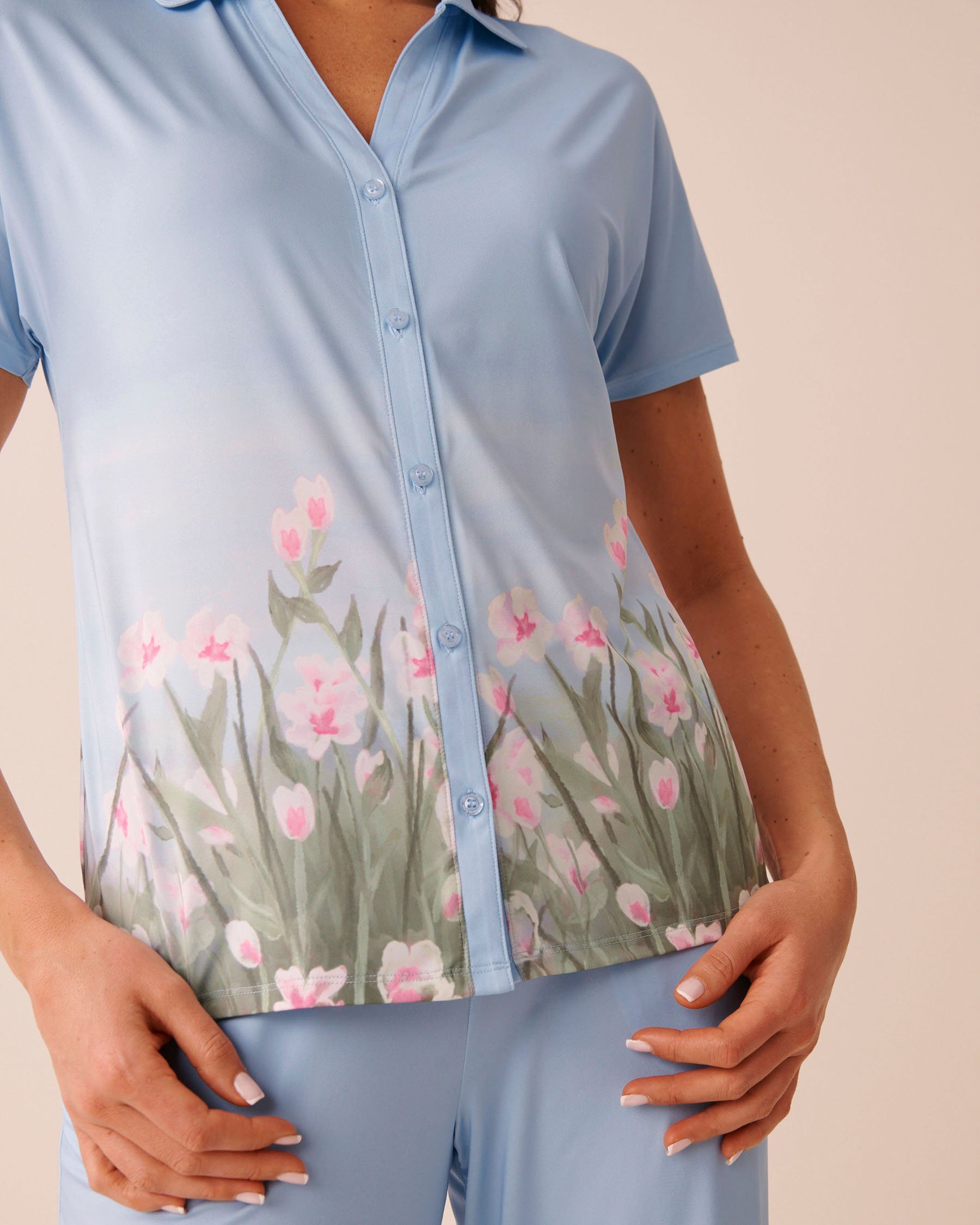 LA VIE EN ROSE Chemisier manches courtes imprimé champ de fleurs Champ de fleurs 60100192 - Voir3