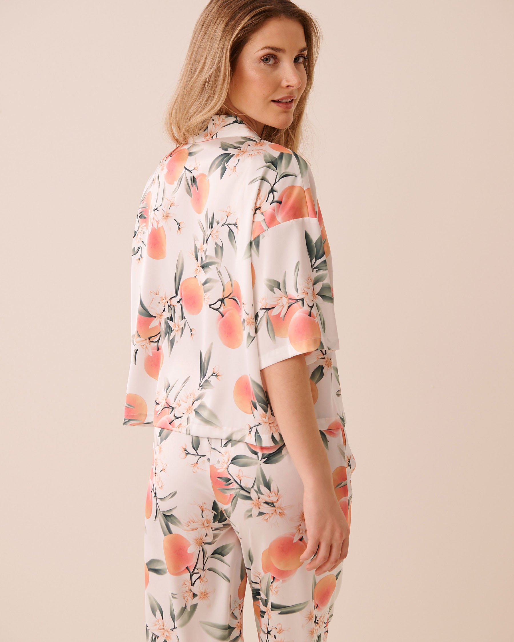 LA VIE EN ROSE Peach Print Satin Button-down Shirt White/Peaches 60100196 - View2