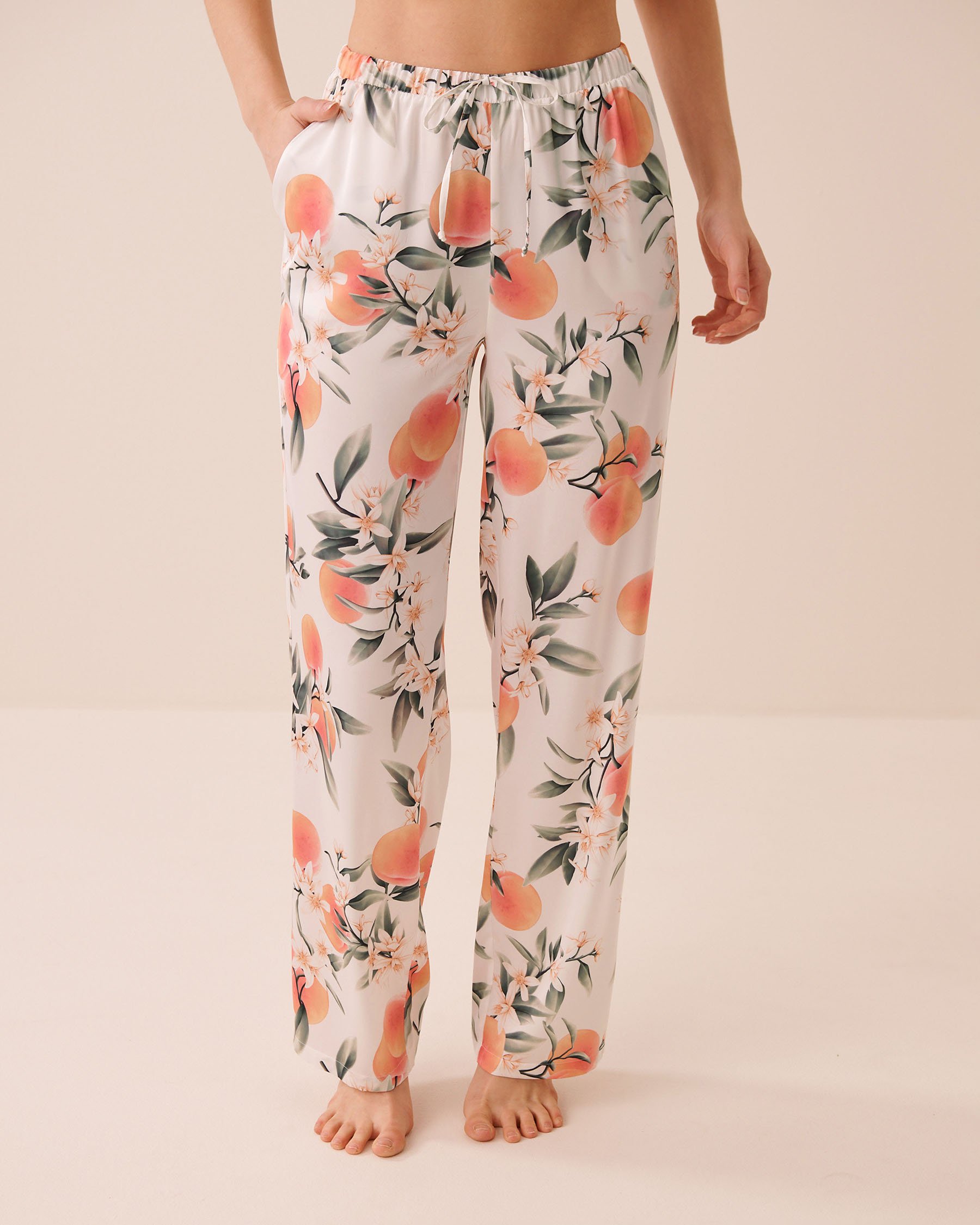 LA VIE EN ROSE Pantalon en satin imprimé pêche Blanc/Pêches 60200190 - Voir1