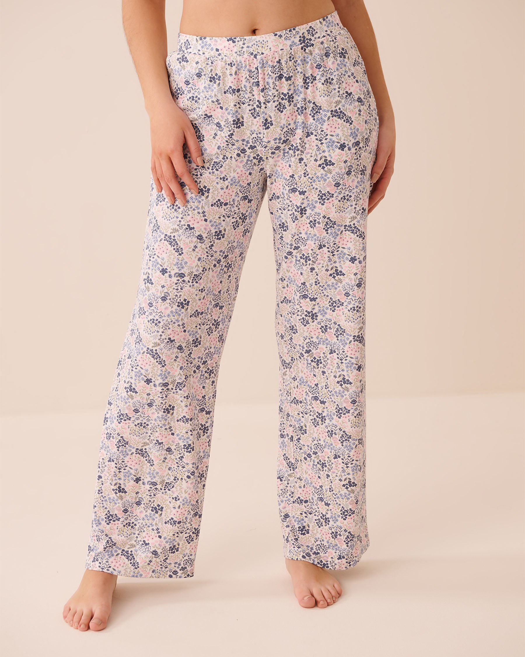 LA VIE EN ROSE Pantalon en modal côtelé Fleurs bleues 60200192 - View1