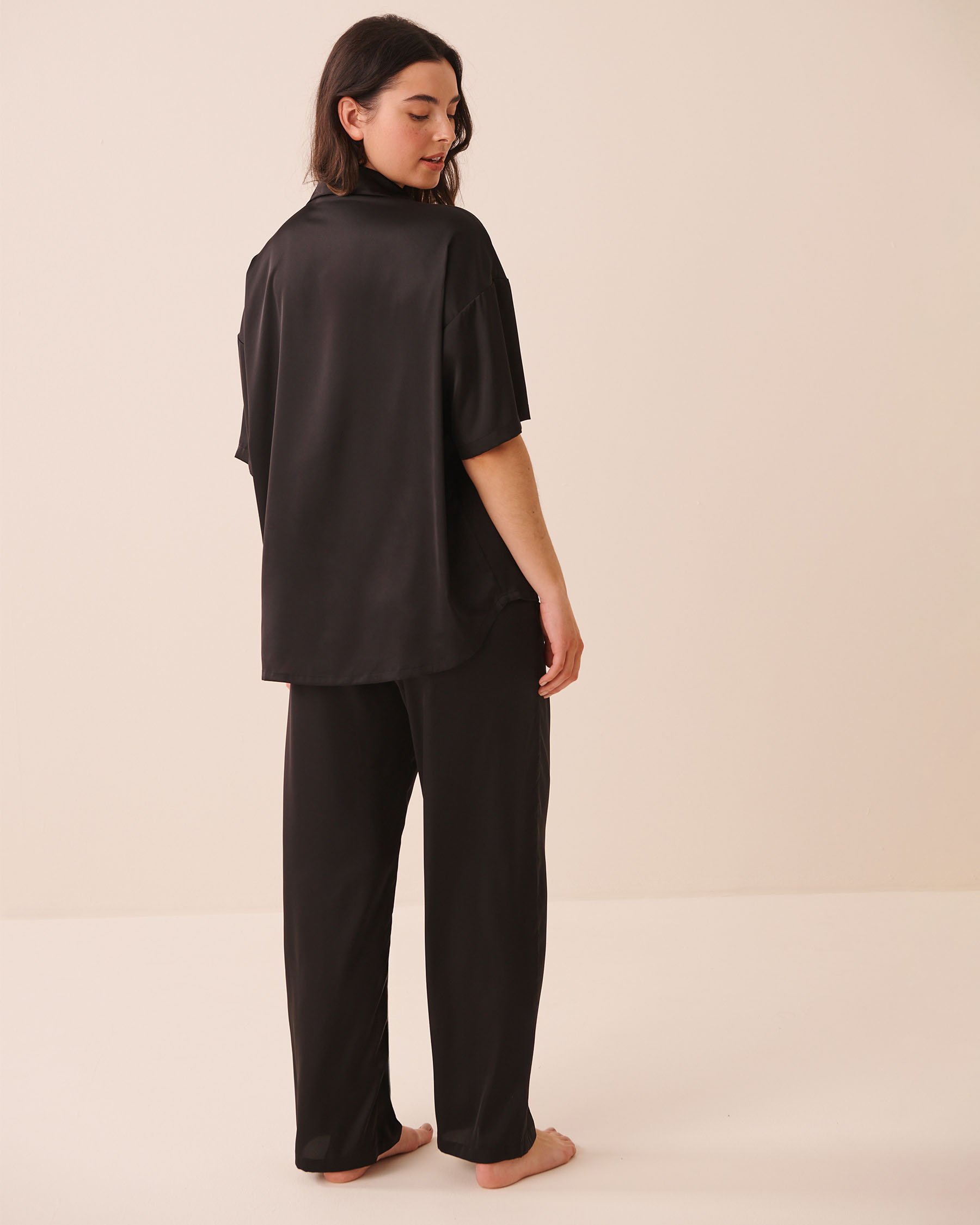 LA VIE EN ROSE Short Sleeve Satin Pajama Set Black 60400076 - View2