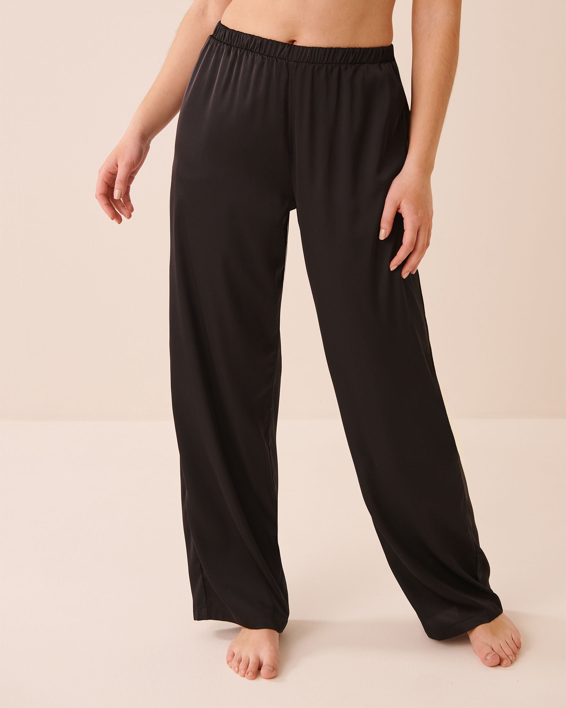 LA VIE EN ROSE Short Sleeve Satin Pajama Set Black 60400076 - View4