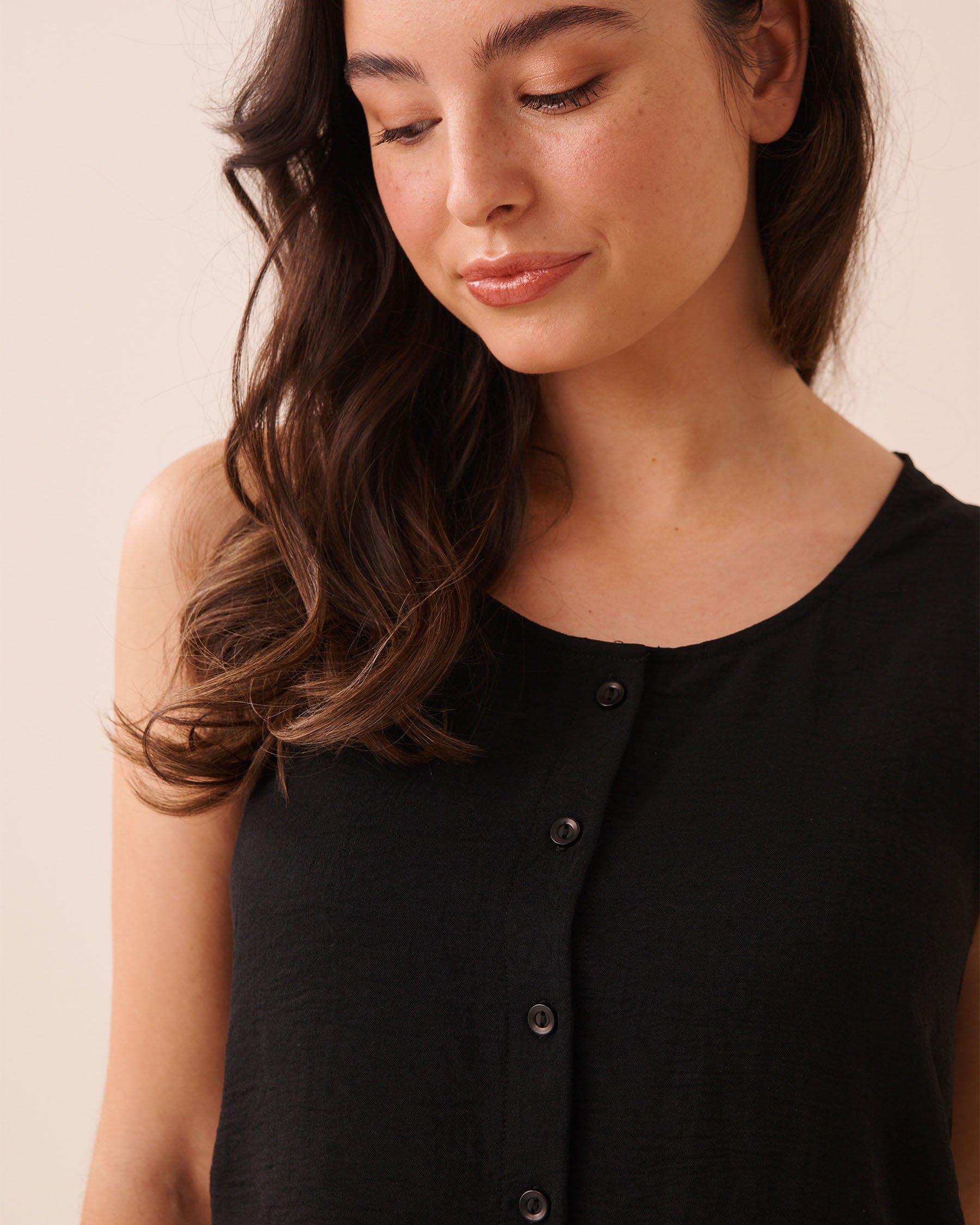 LA VIE EN ROSE Button-down Crinkle Cami Black 50100132 - View3