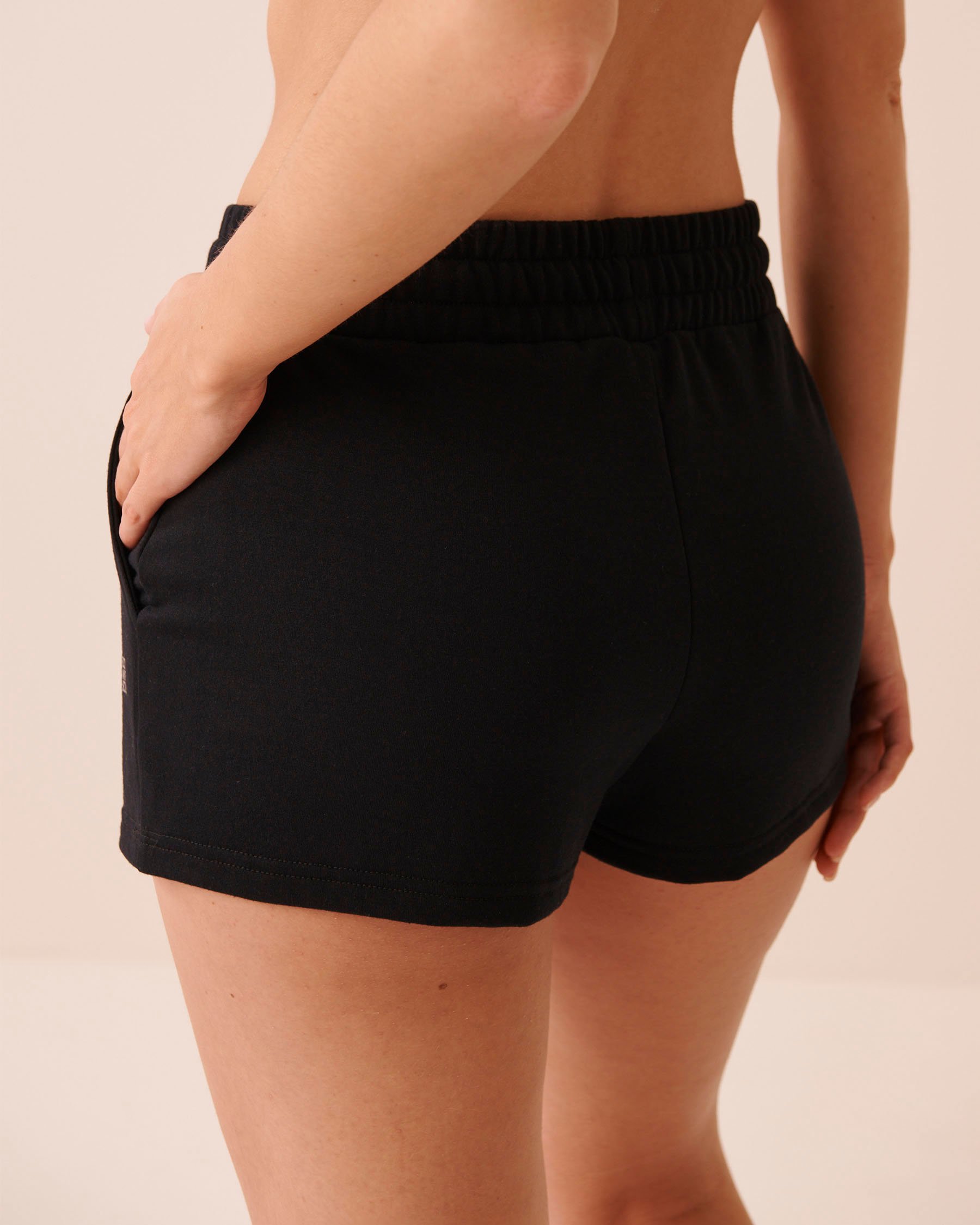 LA VIE EN ROSE French Terry Shorts Black 50200118 - View2