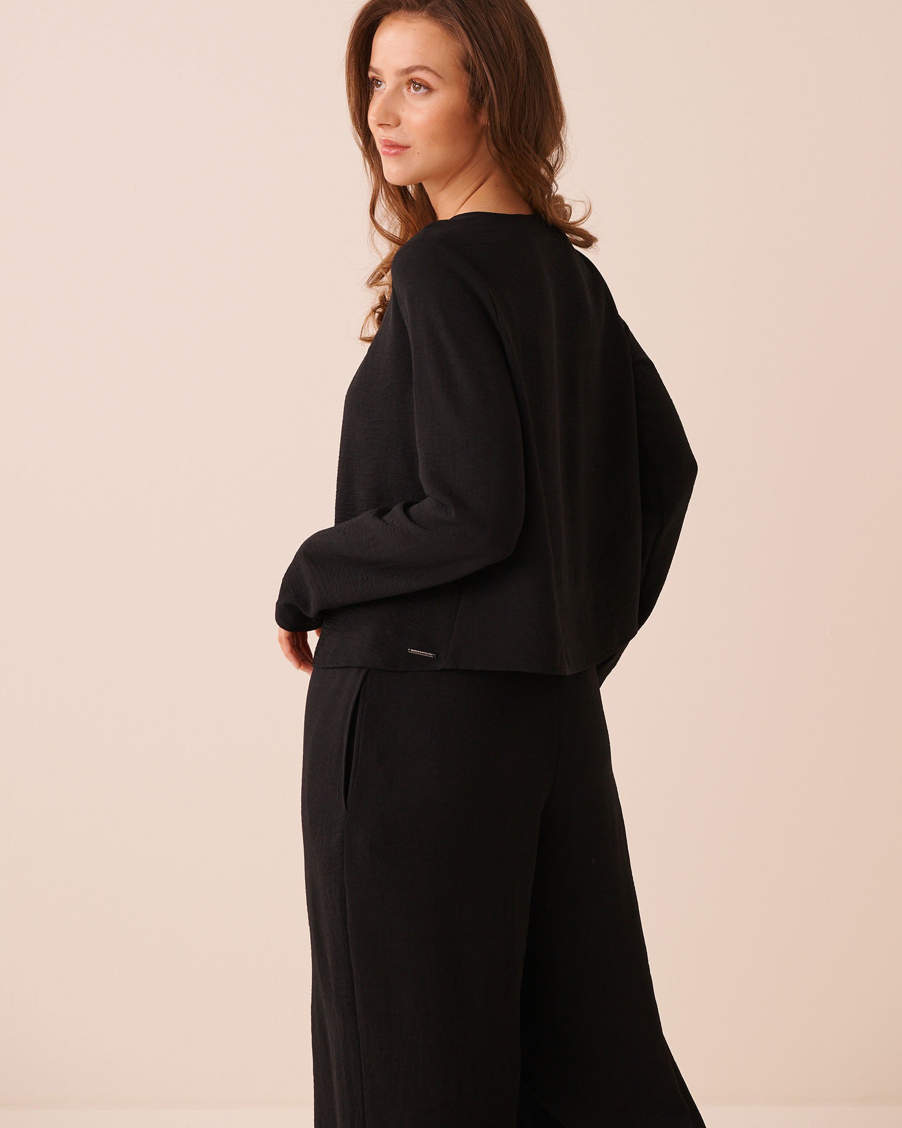 LA VIE EN ROSE Tie-Front Crinkle Long Sleeve Top Black 50100133 - View2