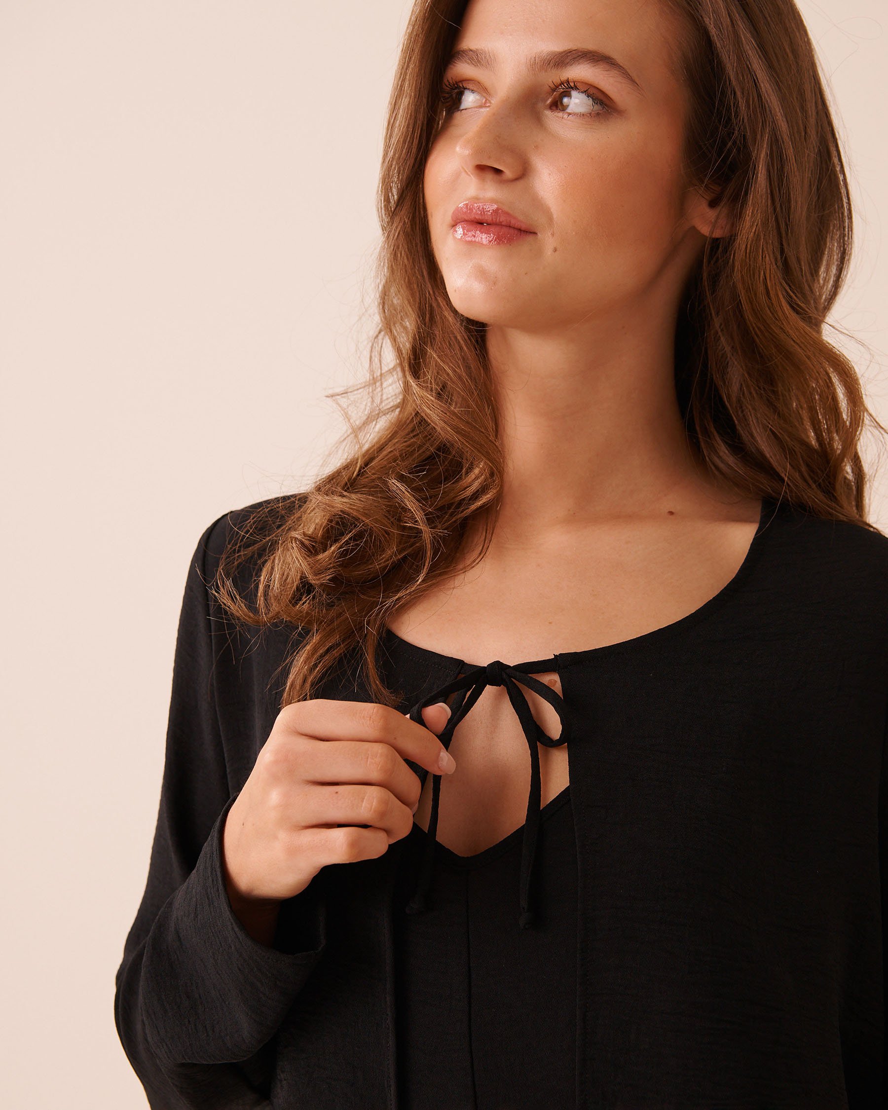 LA VIE EN ROSE Tie-Front Crinkle Long Sleeve Top Black 50100133 - View3