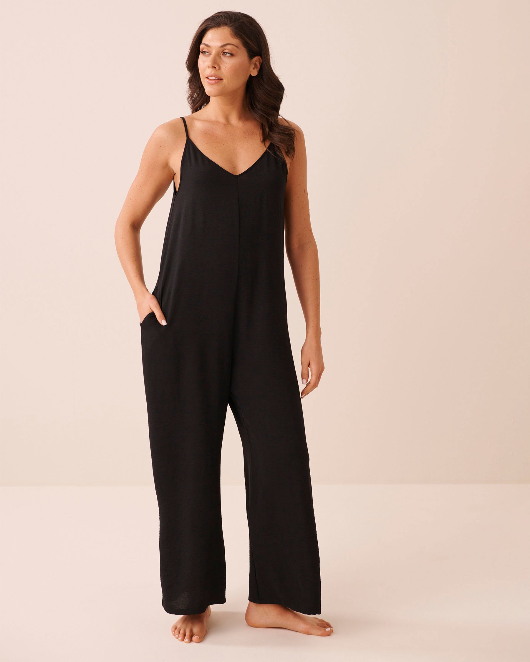 LA VIE EN ROSE Wide Leg Crinkle Jumpsuit Black 50300012 - View1