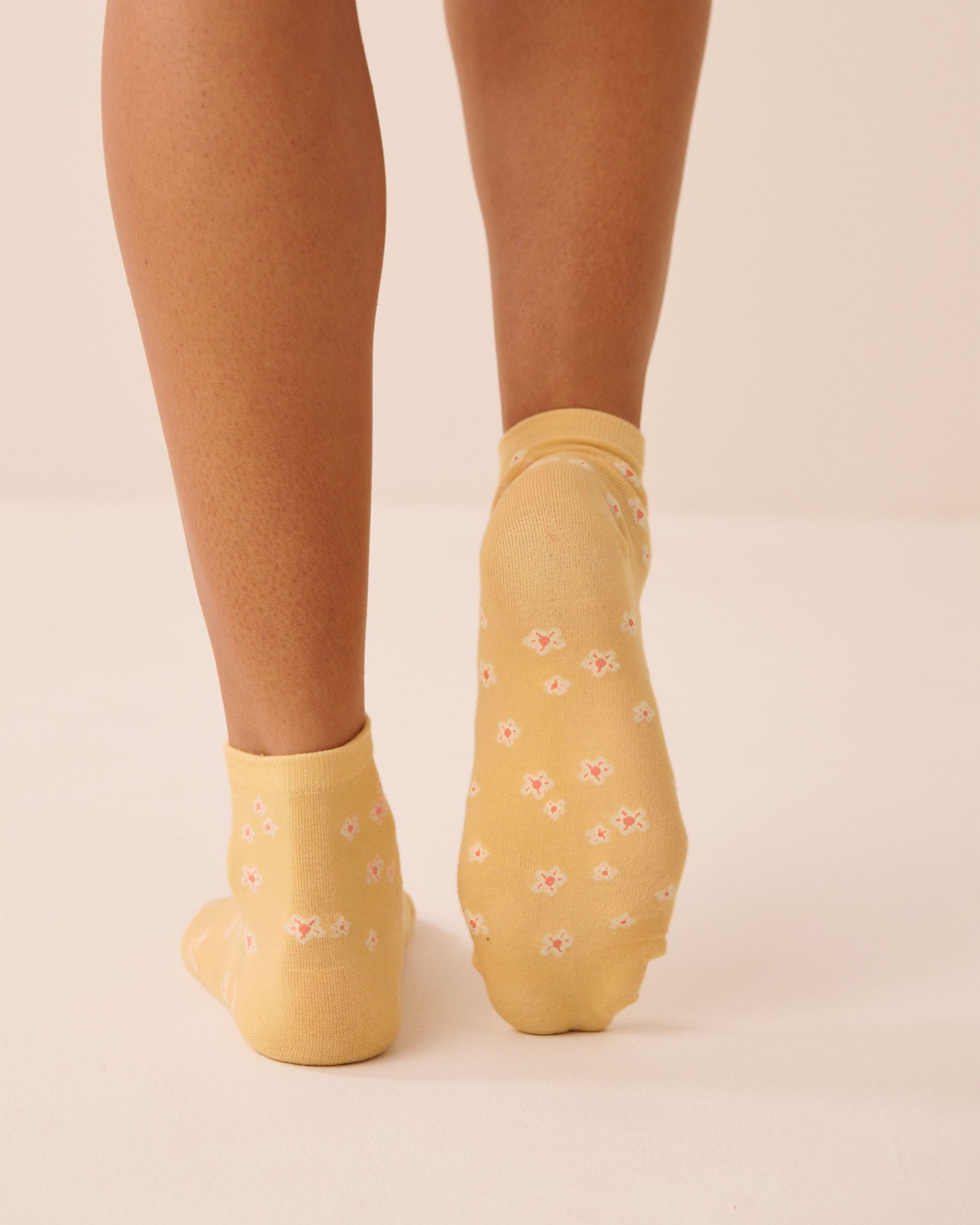 LA VIE EN ROSE Bas finement côtelé motif marguerite Jaune/Marguerites 40700476 - View2