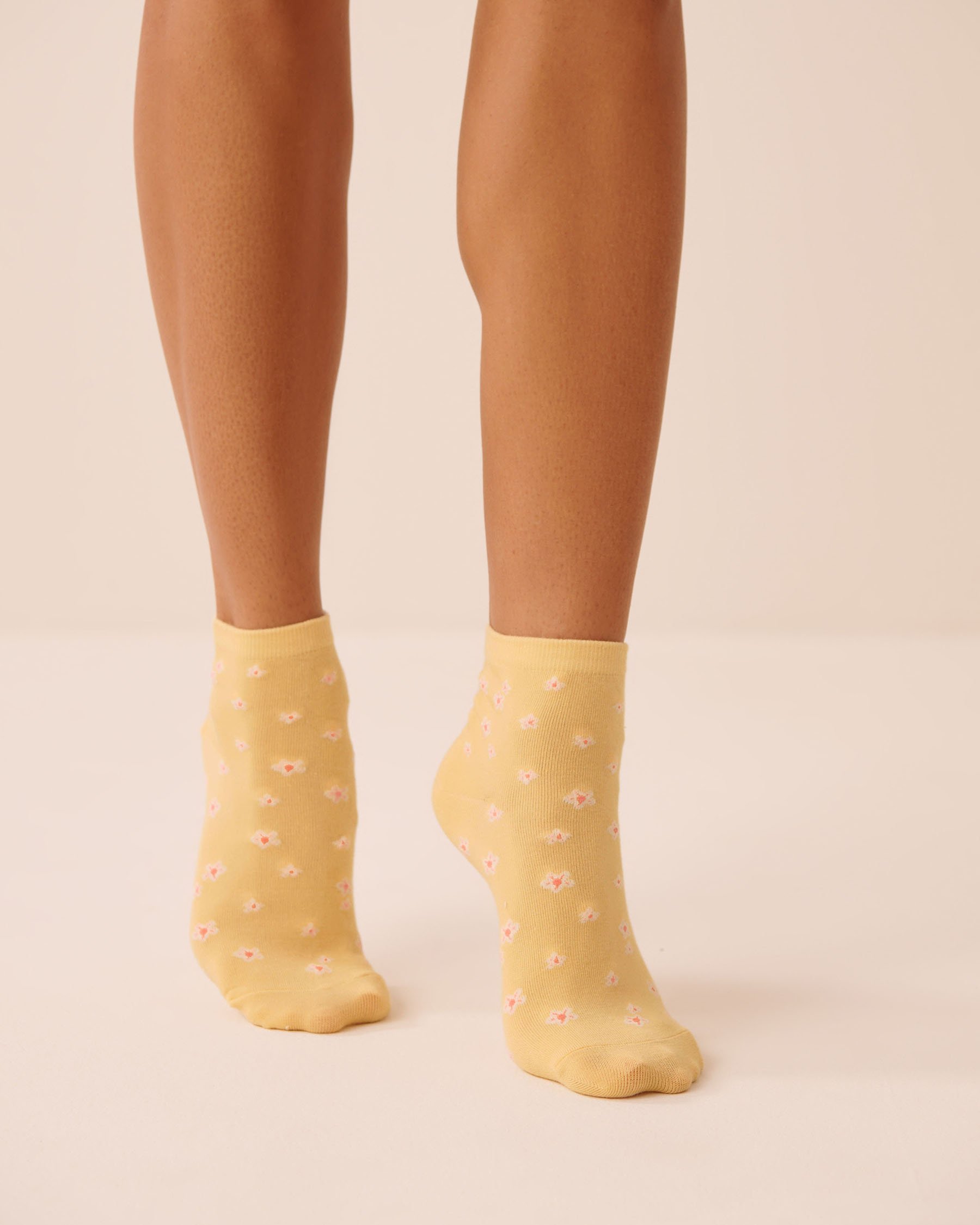 LA VIE EN ROSE Bas finement côtelé motif marguerite Jaune/Marguerites 40700476 - View1