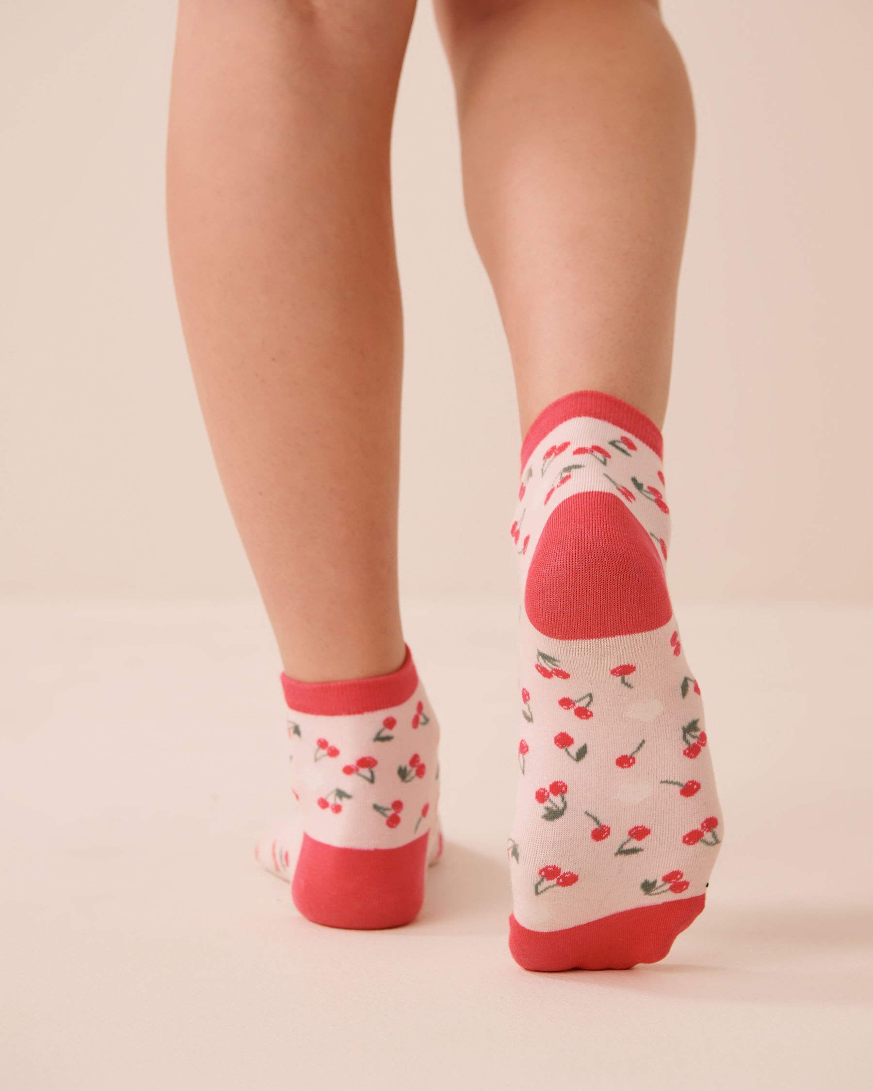 LA VIE EN ROSE Bas finement côtelé motif floral cerise Rose/Cerises 40700476 - View2