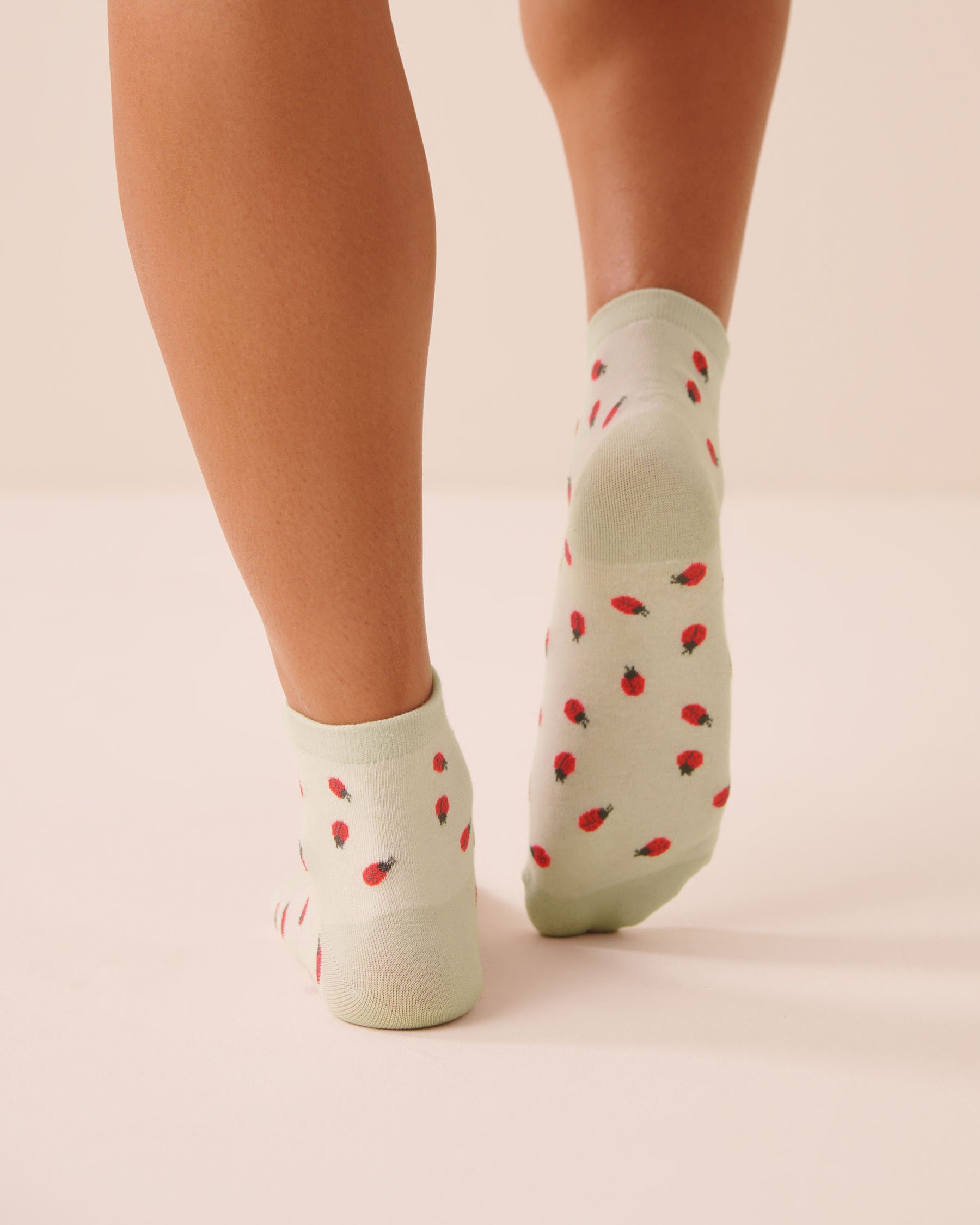 LA VIE EN ROSE Bas finement côtelé motif coccinelle Vert/Coccinelles 40700476 - View2