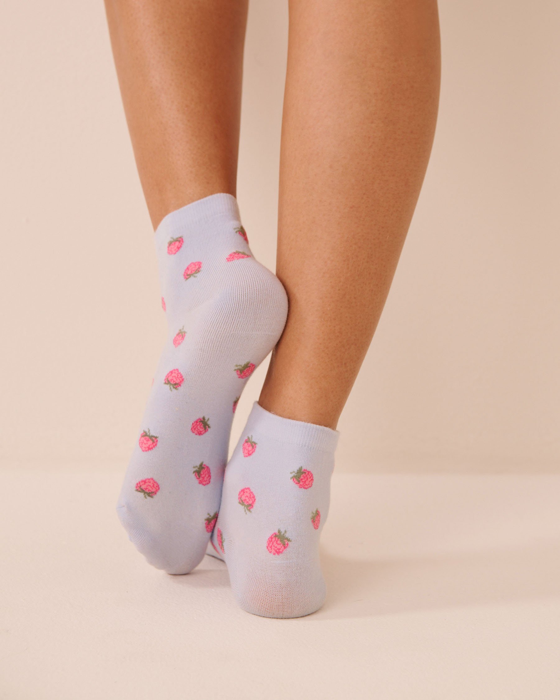 LA VIE EN ROSE Bas finement côtelé motif framboise Bleu/Framboises 40700476 - View2