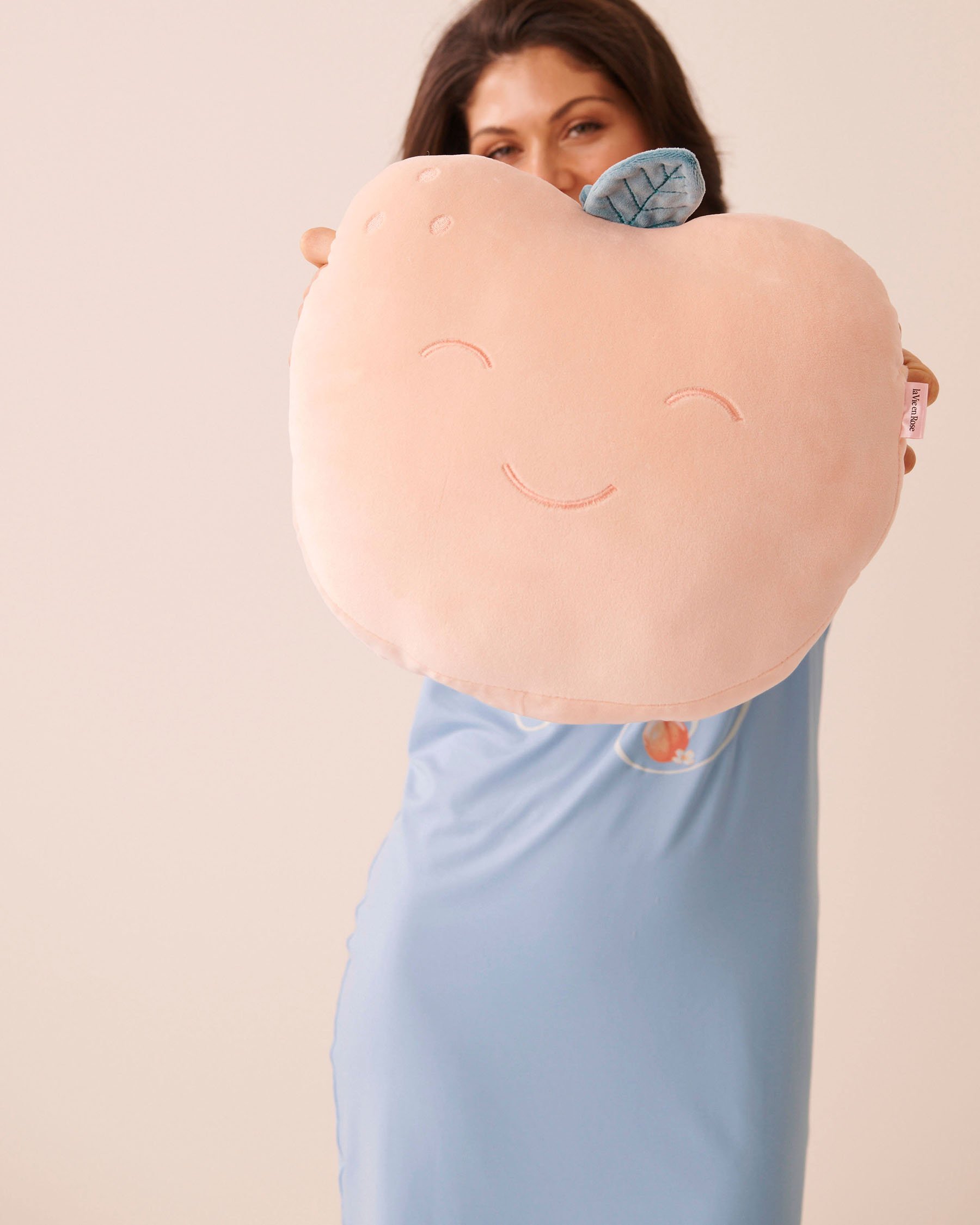 LA VIE EN ROSE Peach Hand Warmer Pillow Peach 40700471 - View1