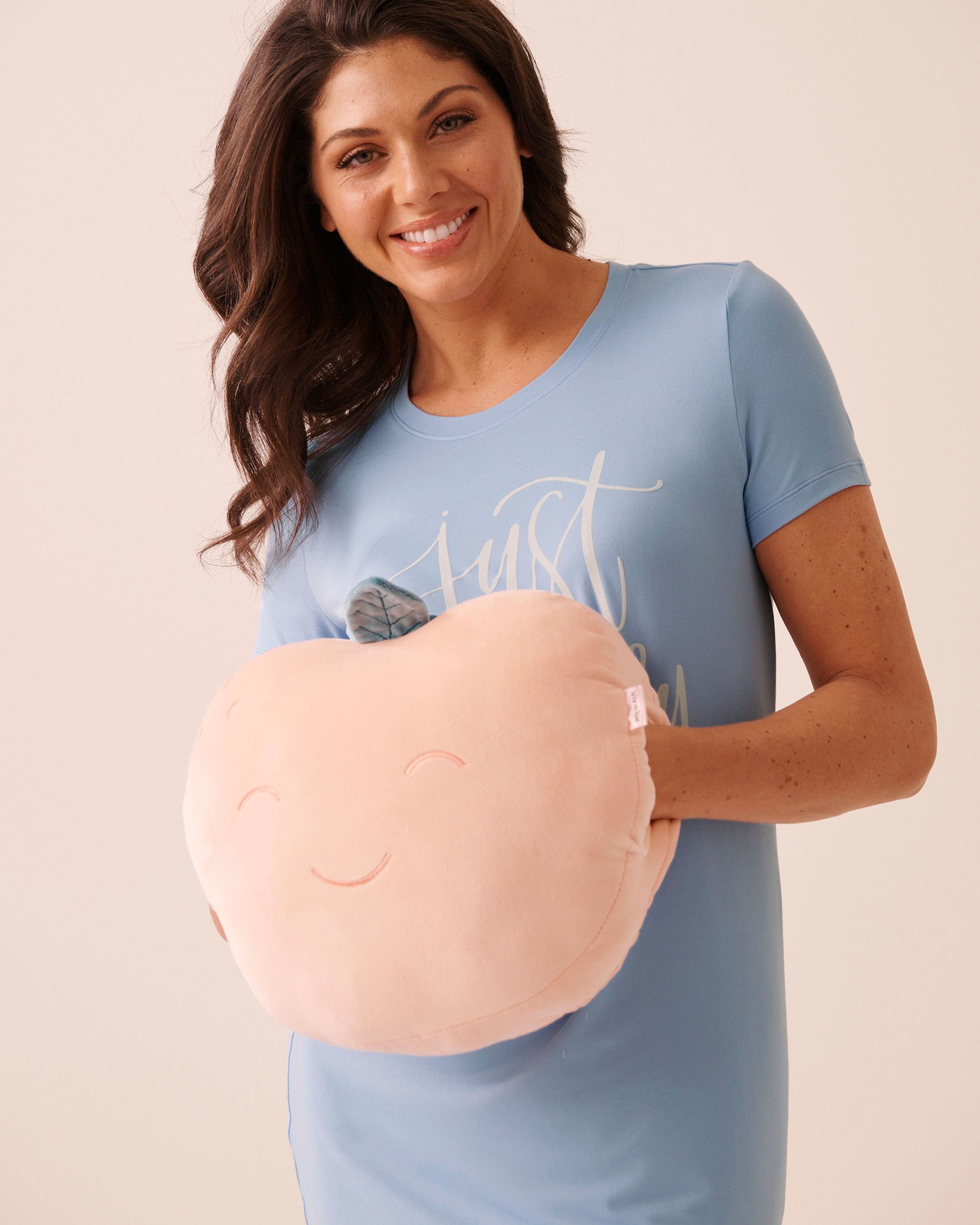 LA VIE EN ROSE Peach Hand Warmer Pillow Peach 40700471 - View2