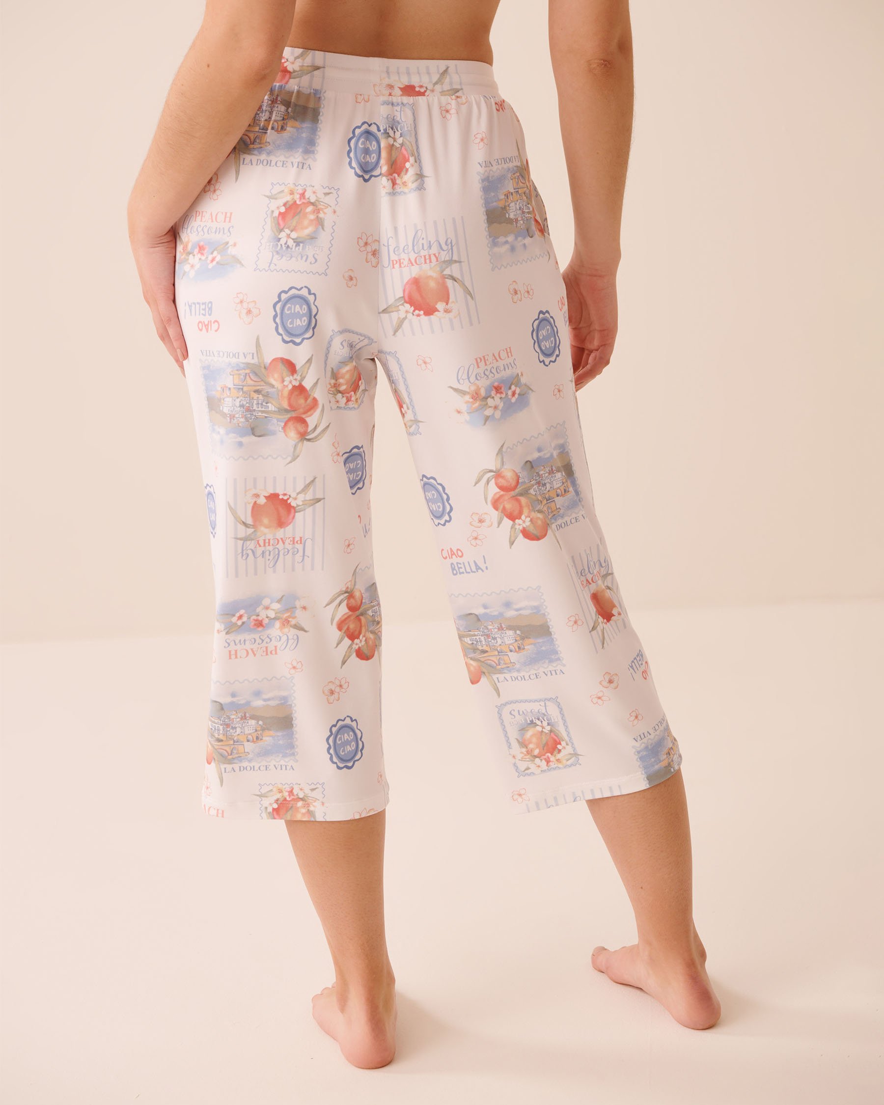 LA VIE EN ROSE Dolce Vita Print Super Soft Pajama Capris White/Peaches 40200847 - View2