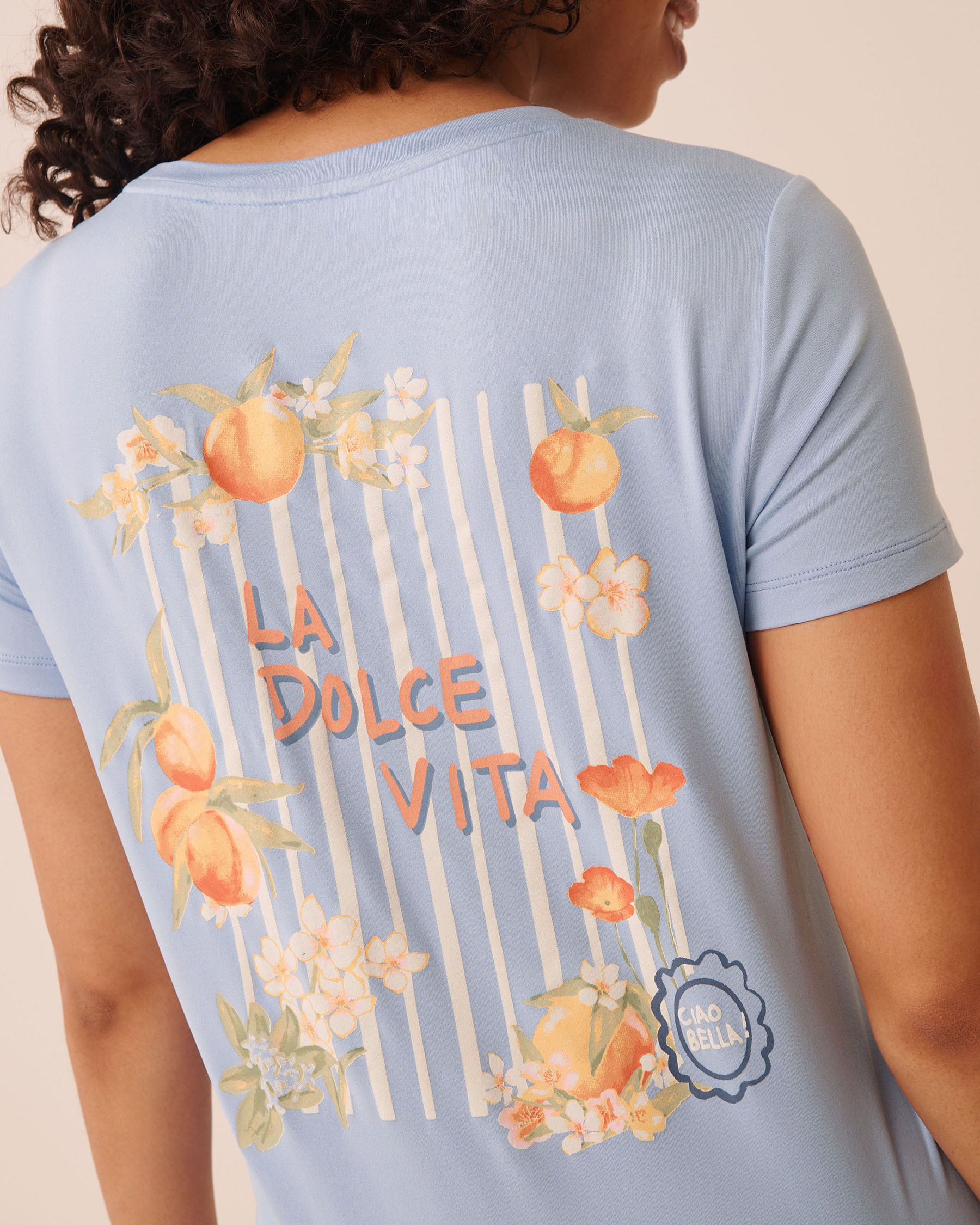 LA VIE EN ROSE Dolce Vita Print Super Soft T-shirt Cloud Blue 40100864 - View3