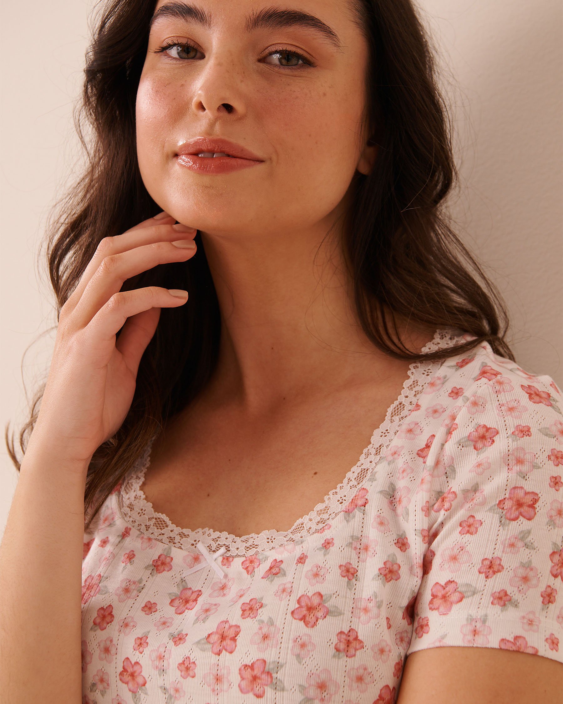 LA VIE EN ROSE Hibiscus Print Lace Trim Pointelle T-shirt White 40100870 - View3