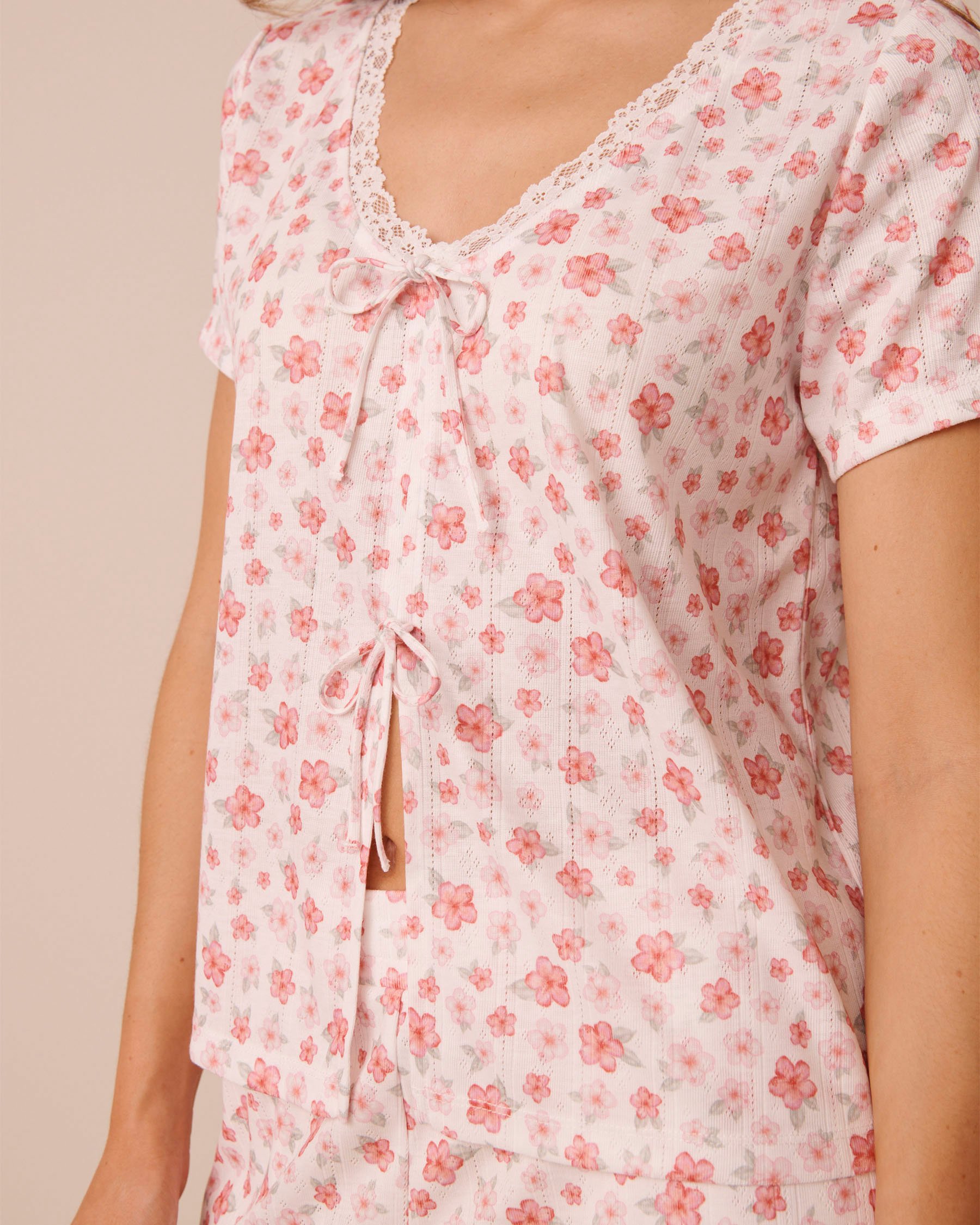 LA VIE EN ROSE Hibiscus Print Lace Trim Pointelle Tie-Front T-Shirt White 40100871 - View3