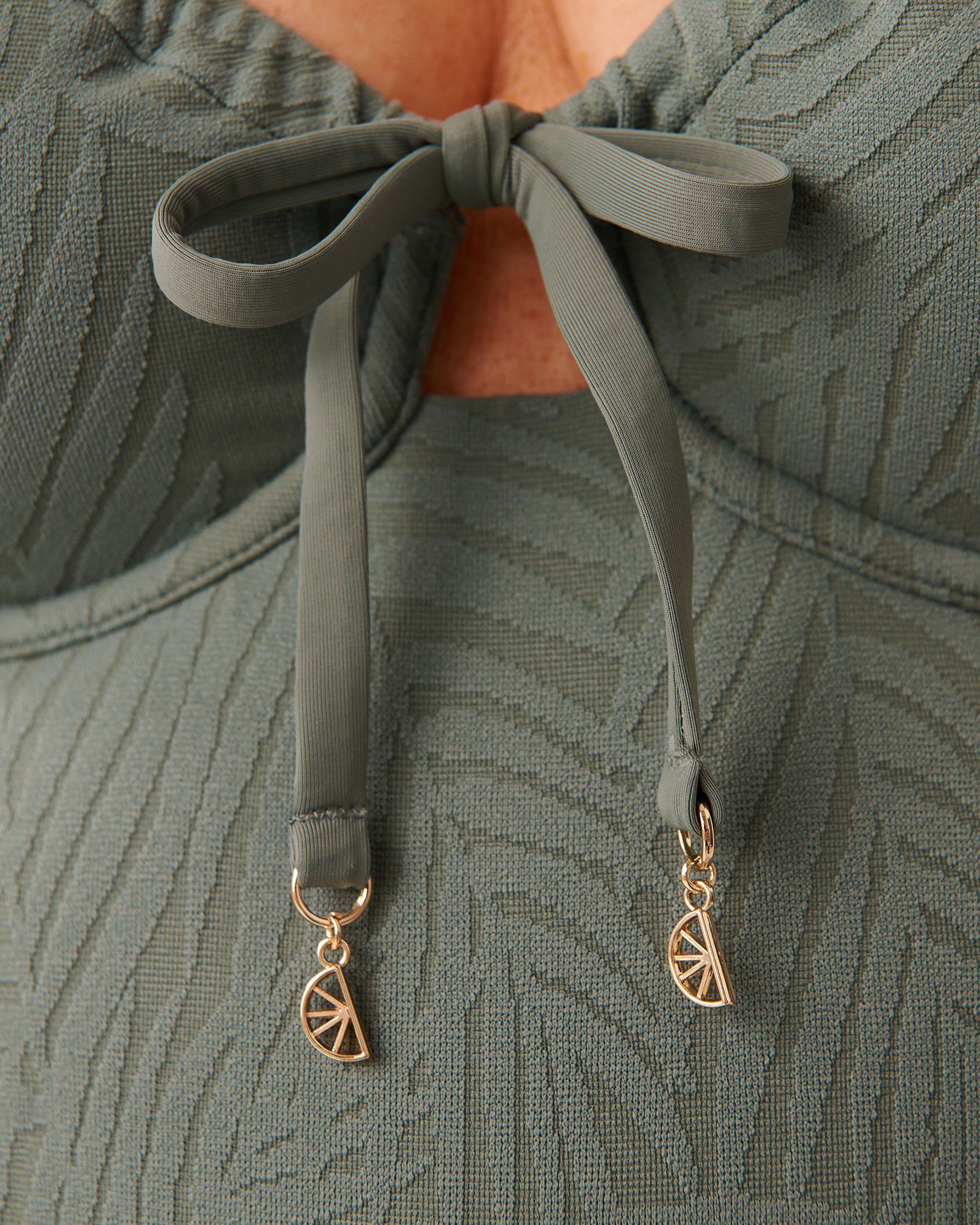 LA VIE EN ROSE AQUA EARTHY GREEN Ruched Plunge One-piece Swimsuit Earthy Green 70400214 - View3