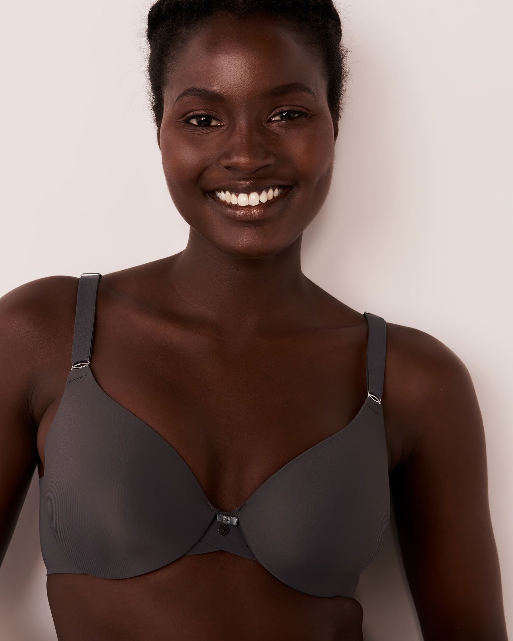 LA VIE EN ROSE Lightly Lined Sleek Back Bra Magnet 169-113-1-00 - View1