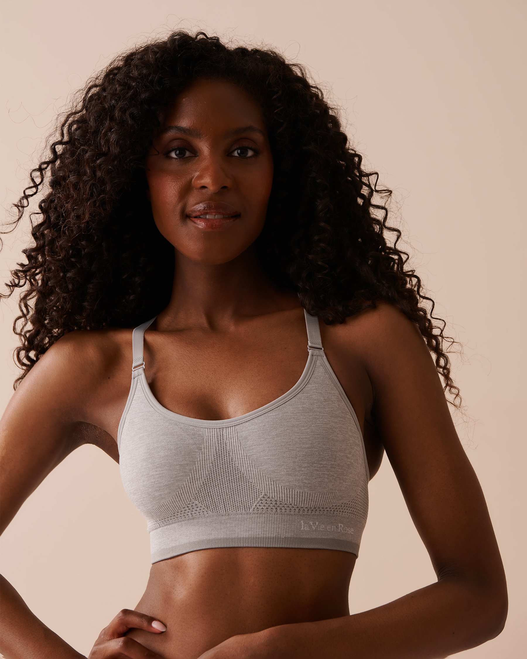 LA VIE EN ROSE Low Impact Racerback Seamless Sports Bra Grey 687-114-1-00 - View4
